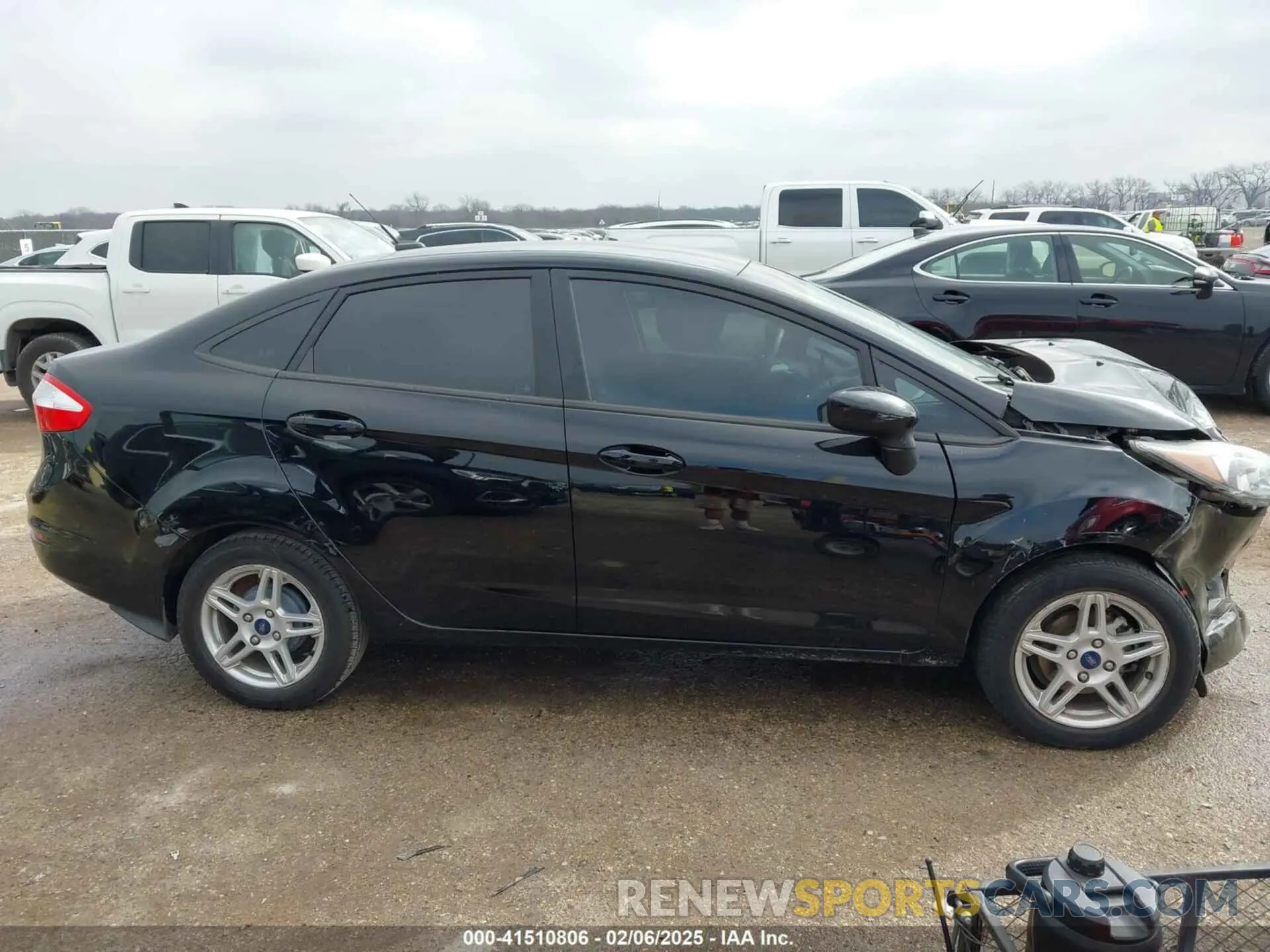 13 Photograph of a damaged car 3FADP4BJ7KM158142 FORD FIESTA 2019