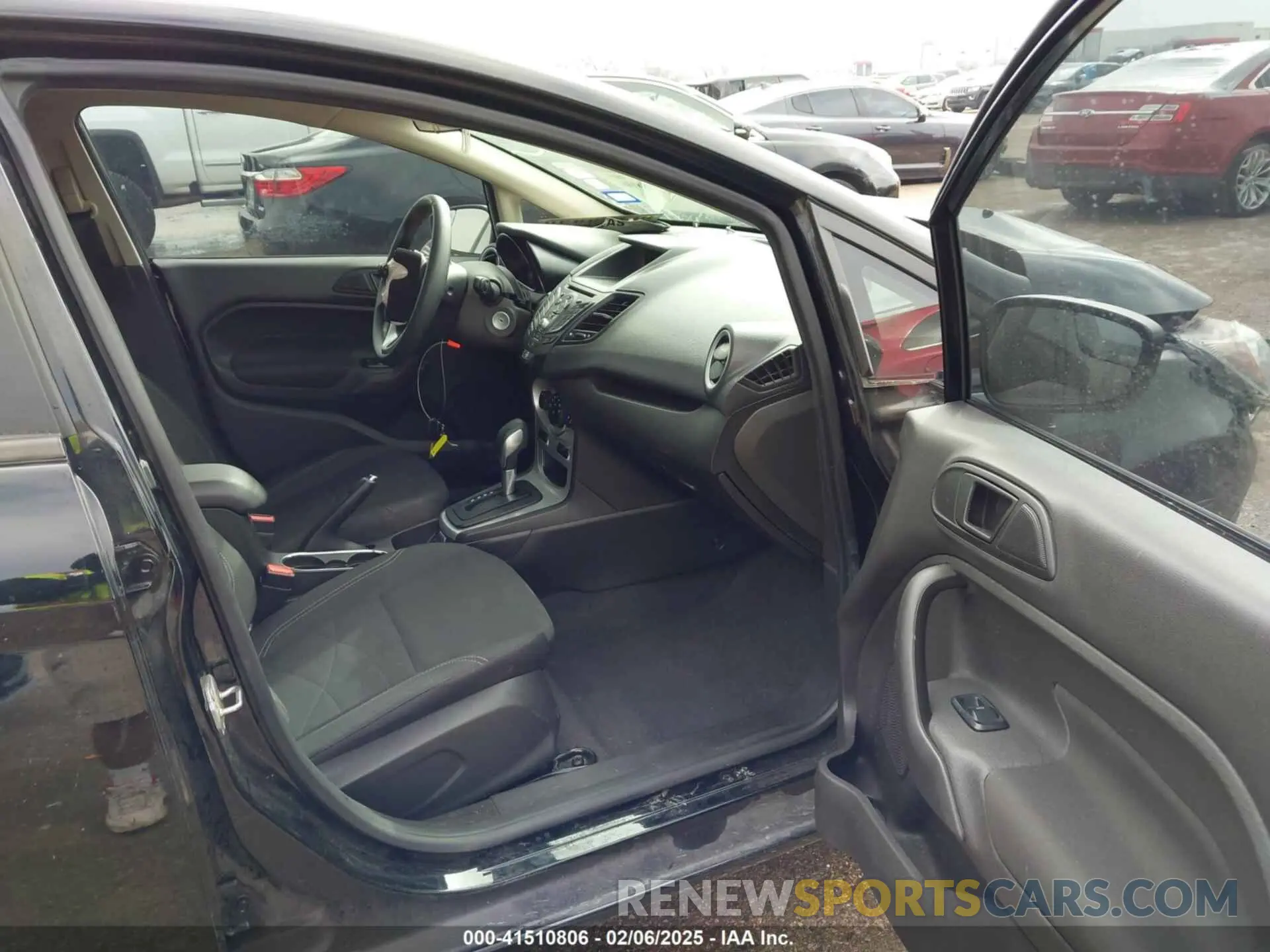 5 Photograph of a damaged car 3FADP4BJ7KM158142 FORD FIESTA 2019