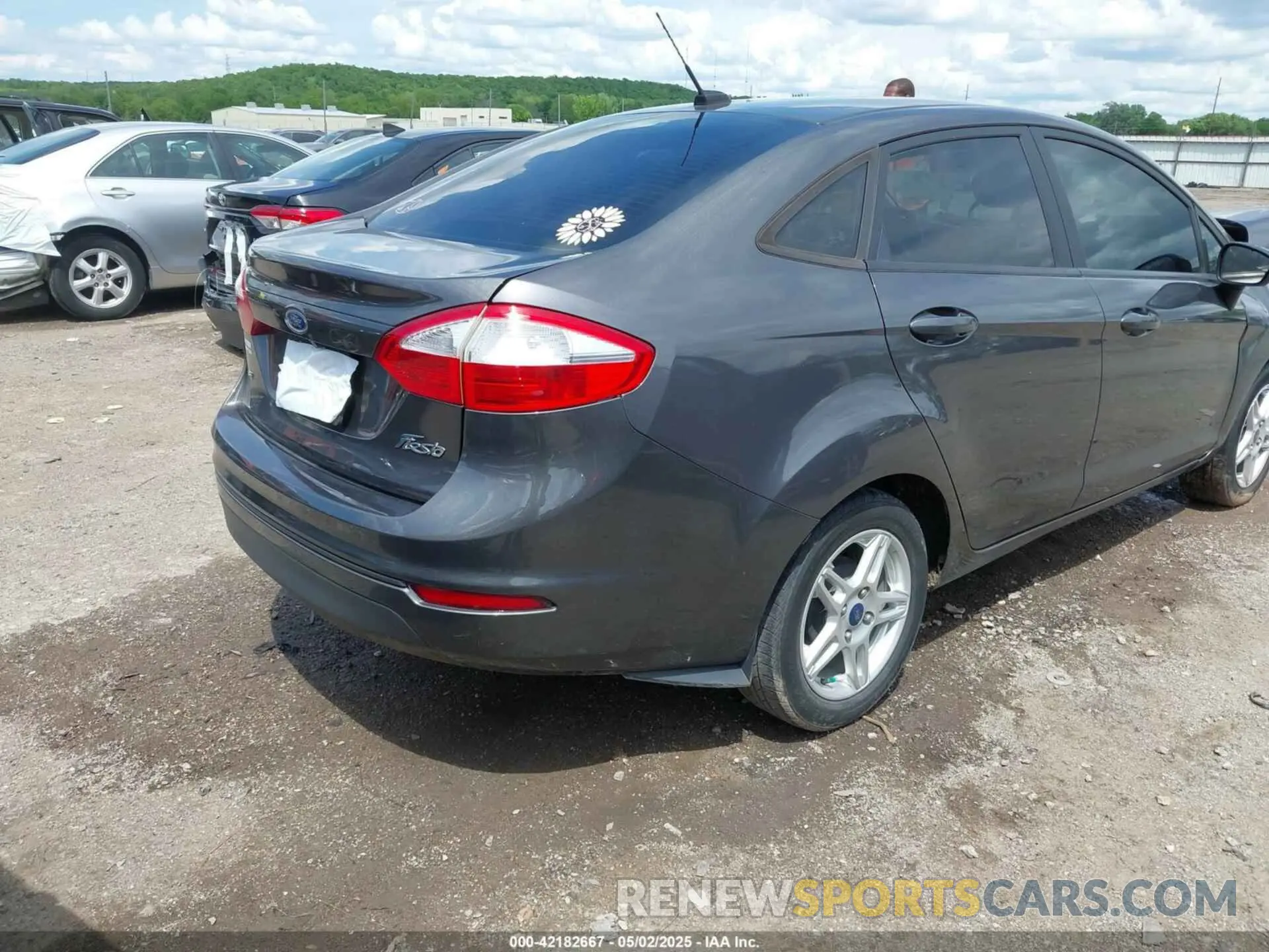 4 Photograph of a damaged car 3FADP4BJ7KM163096 FORD FIESTA 2019