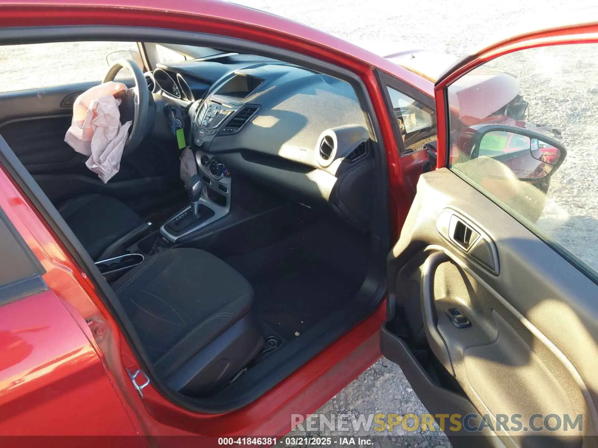 5 Photograph of a damaged car 3FADP4BJ7KM164586 FORD FIESTA 2019