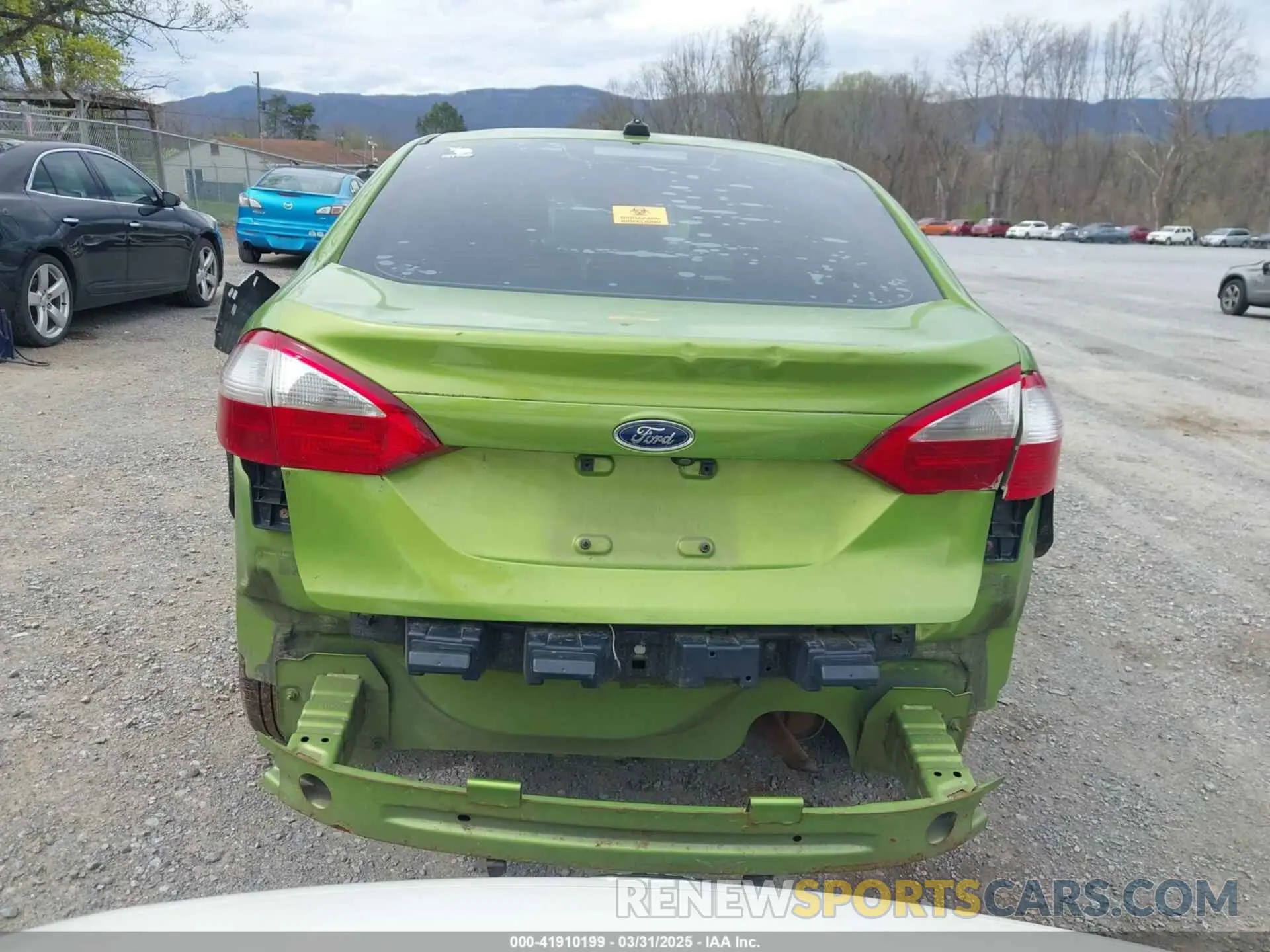 17 Photograph of a damaged car 3FADP4BJ8KM101433 FORD FIESTA 2019