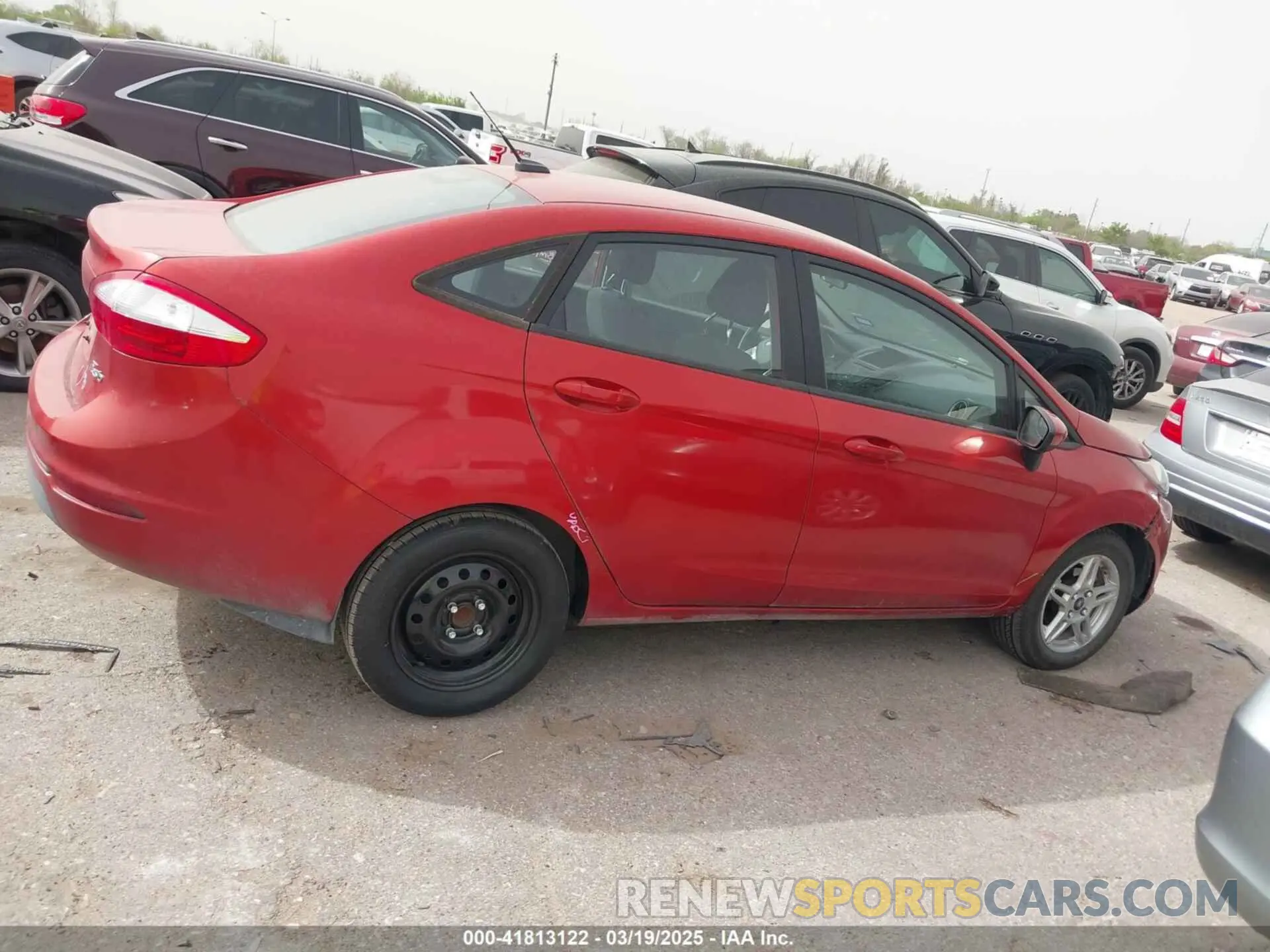 13 Photograph of a damaged car 3FADP4BJ8KM104669 FORD FIESTA 2019
