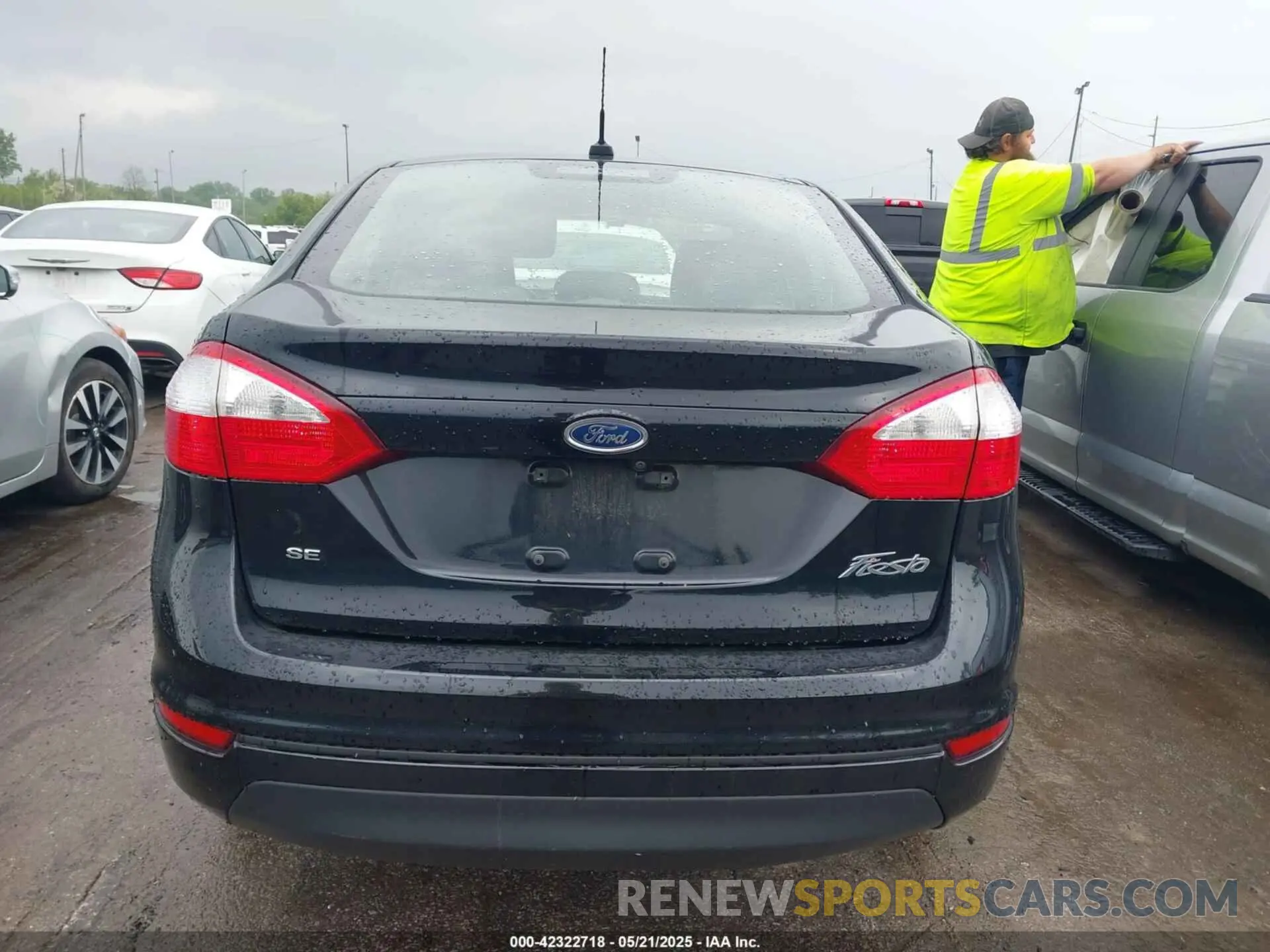 16 Photograph of a damaged car 3FADP4BJ8KM135078 FORD FIESTA 2019