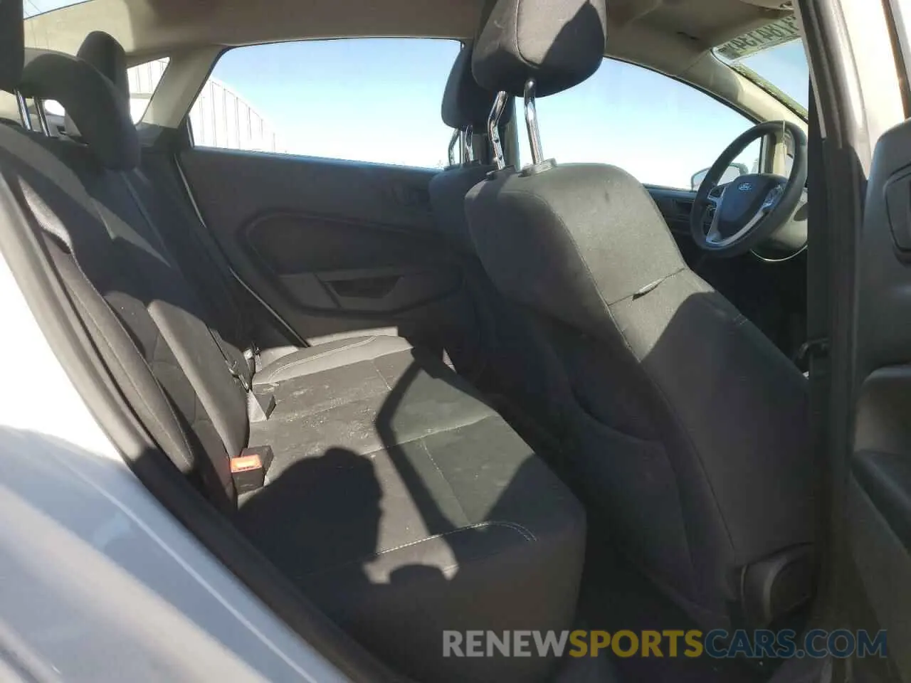 10 Photograph of a damaged car 3FADP4BJ9KM101585 FORD FIESTA 2019