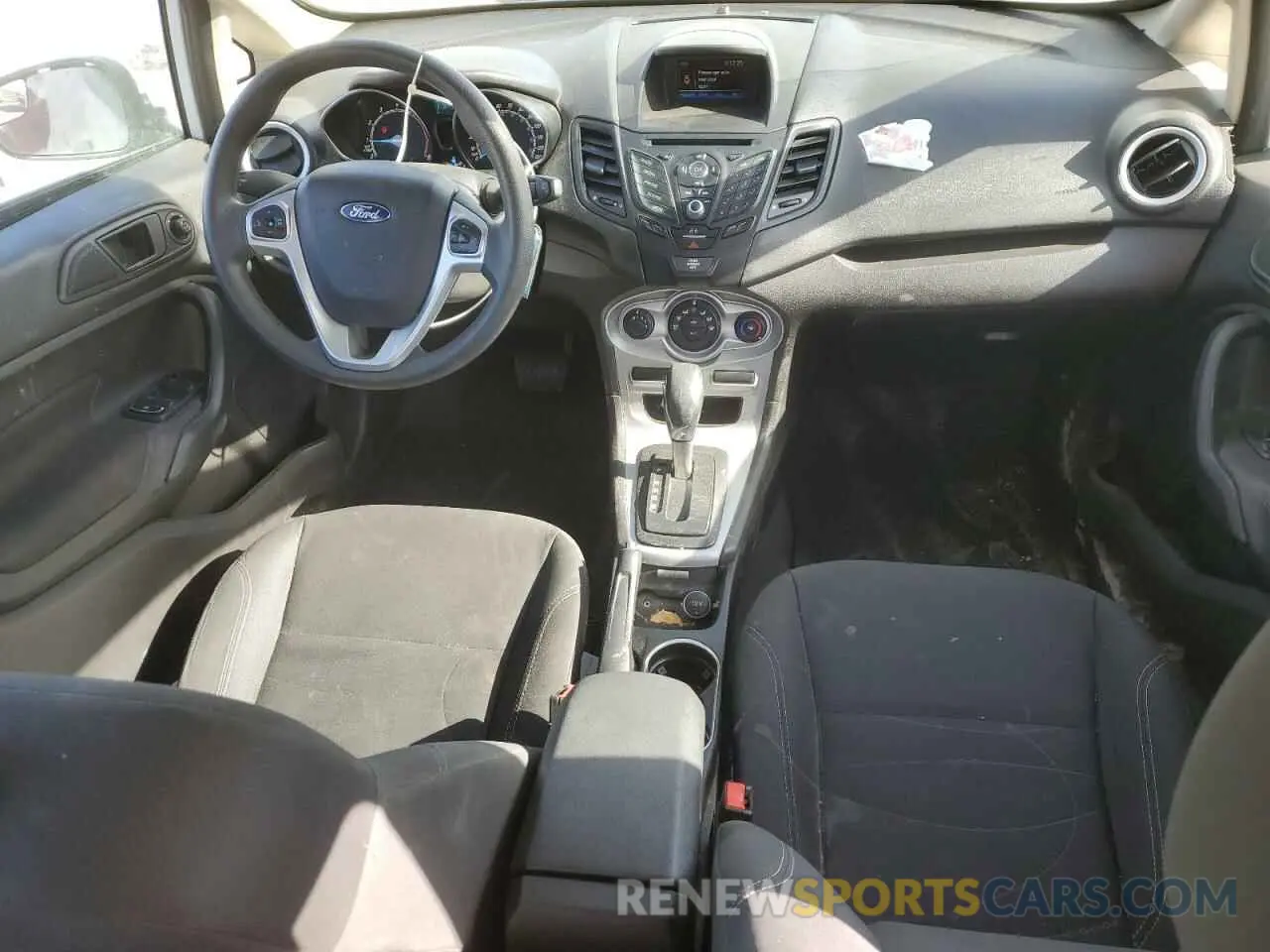 8 Photograph of a damaged car 3FADP4BJ9KM101585 FORD FIESTA 2019