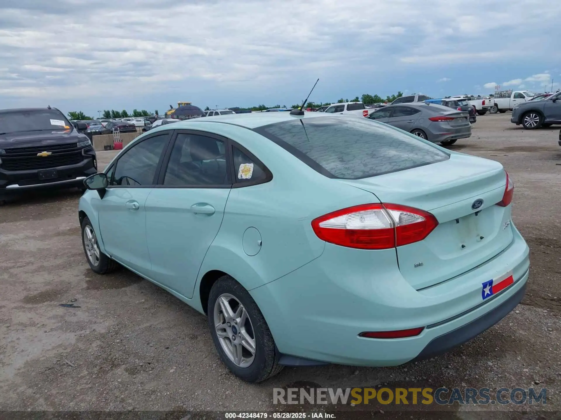 17 Photograph of a damaged car 3FADP4BJ9KM111954 FORD FIESTA 2019