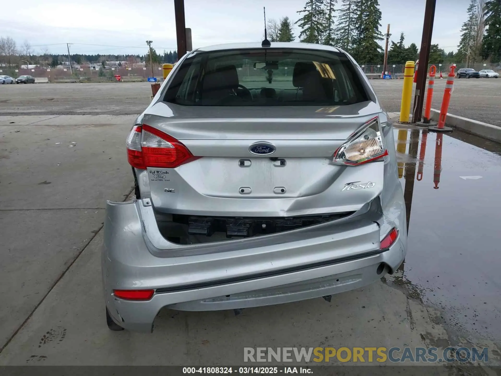 17 Photograph of a damaged car 3FADP4BJ9KM135249 FORD FIESTA 2019
