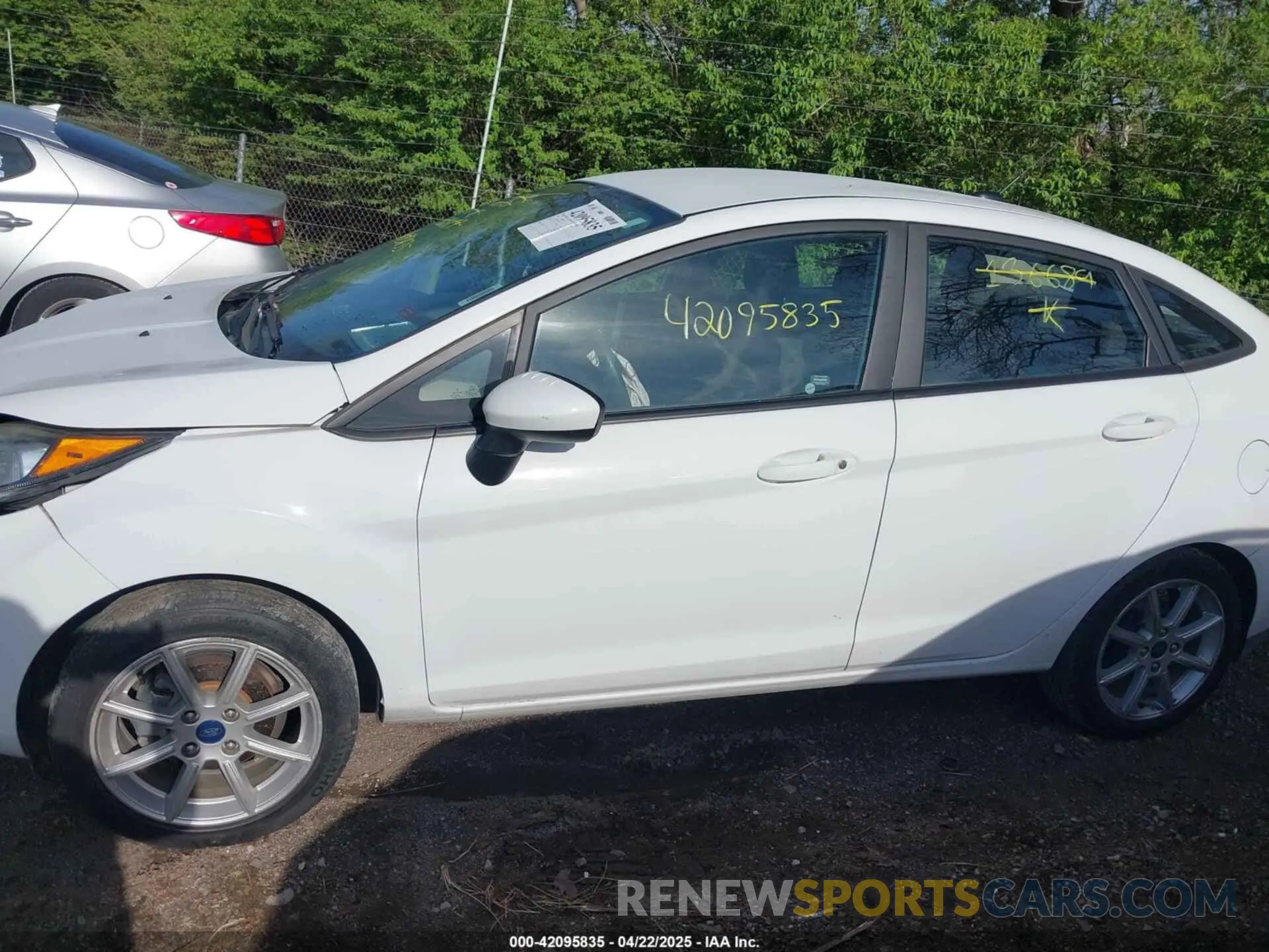 13 Photograph of a damaged car 3FADP4BJ9KM136689 FORD FIESTA 2019