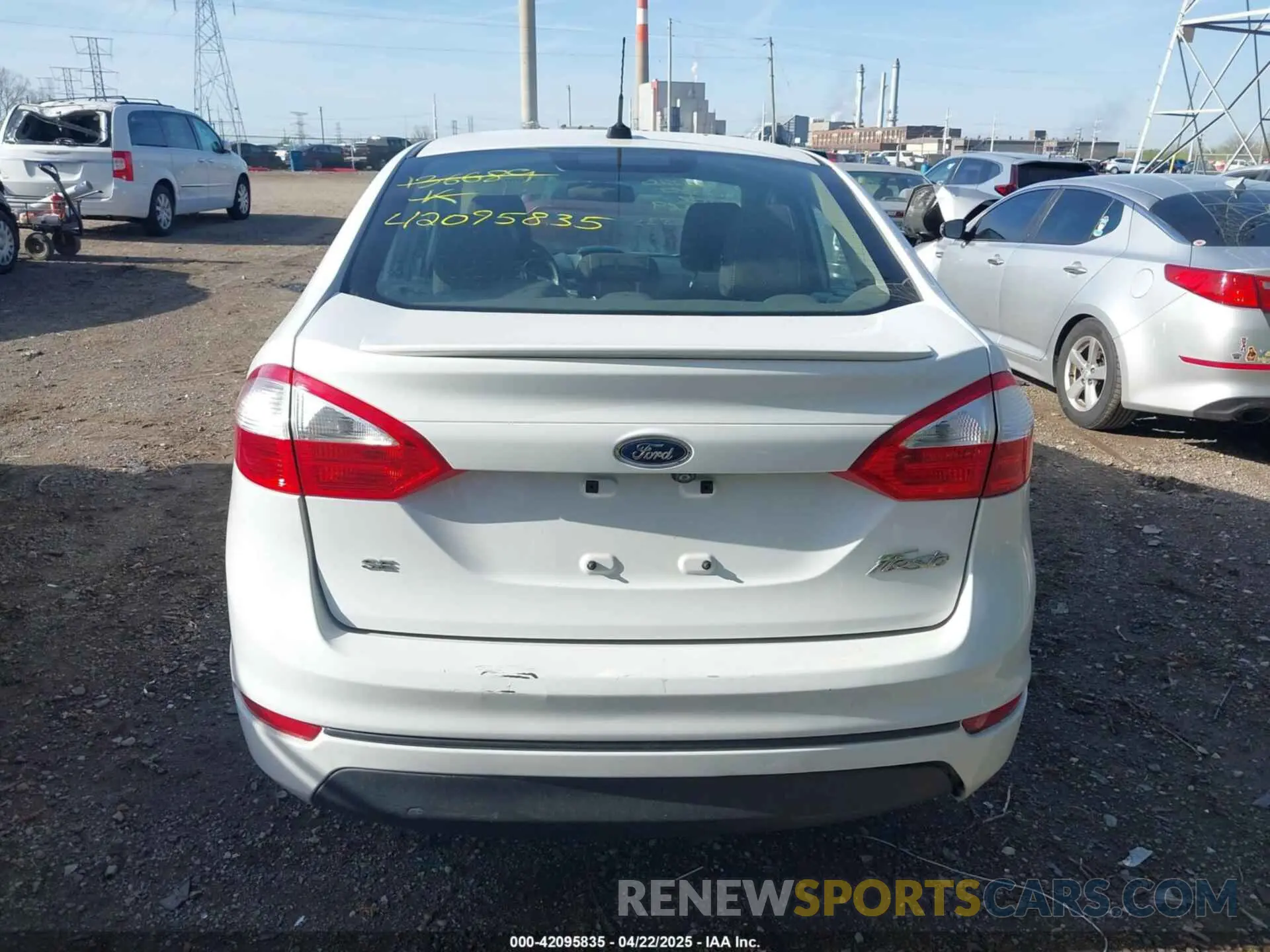 15 Photograph of a damaged car 3FADP4BJ9KM136689 FORD FIESTA 2019