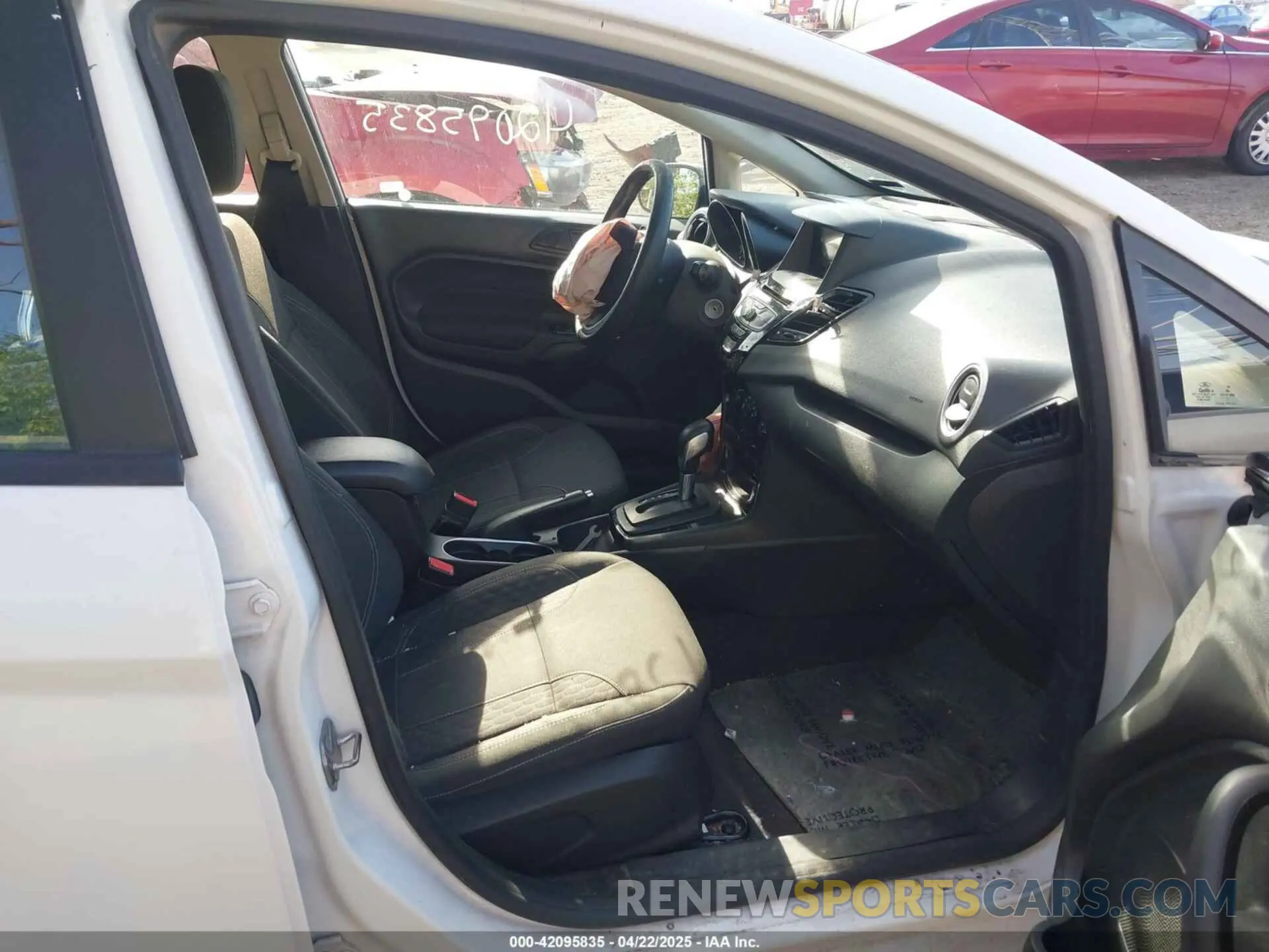 5 Photograph of a damaged car 3FADP4BJ9KM136689 FORD FIESTA 2019