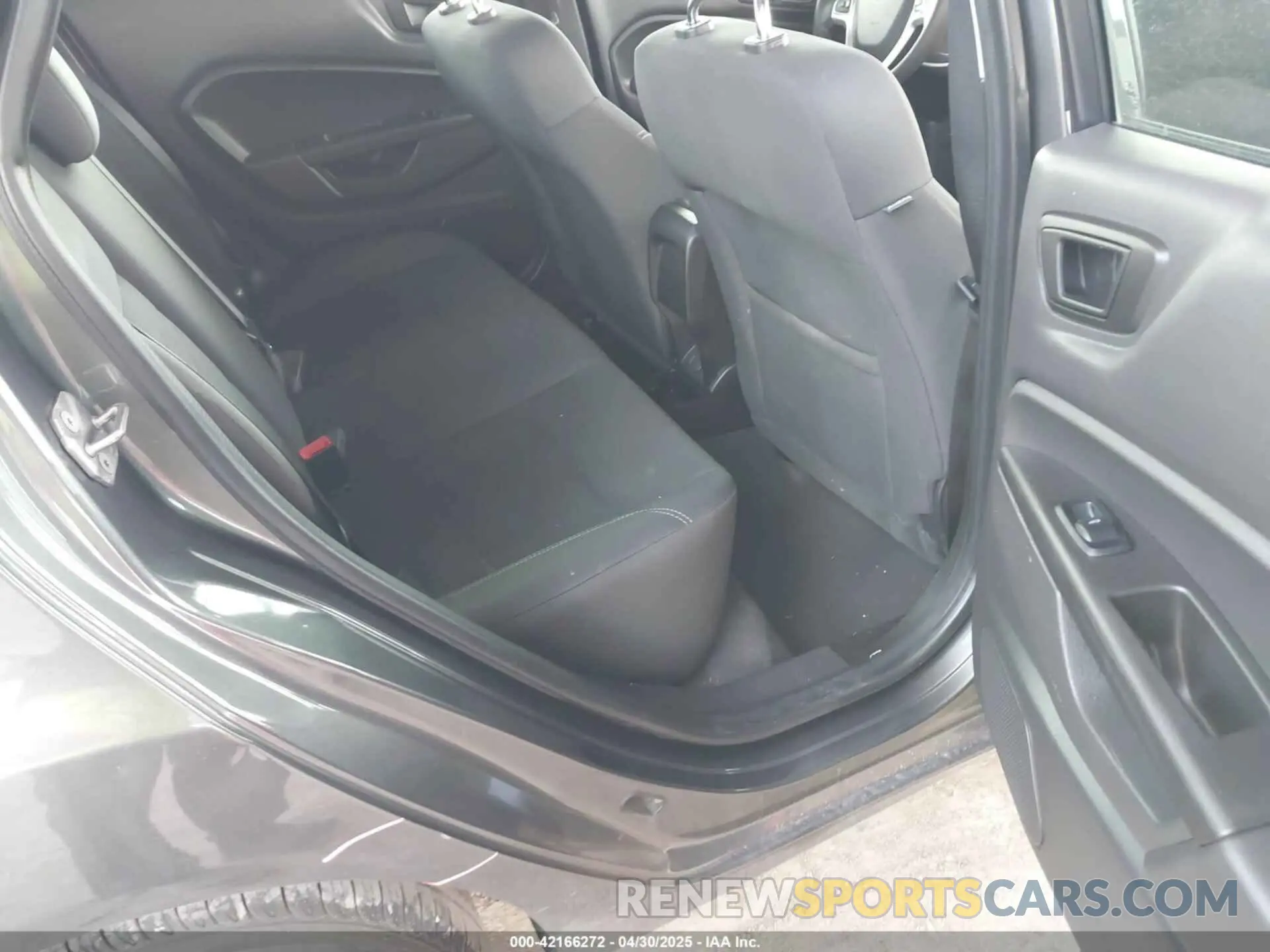 8 Photograph of a damaged car 3FADP4BJ9KM165612 FORD FIESTA 2019