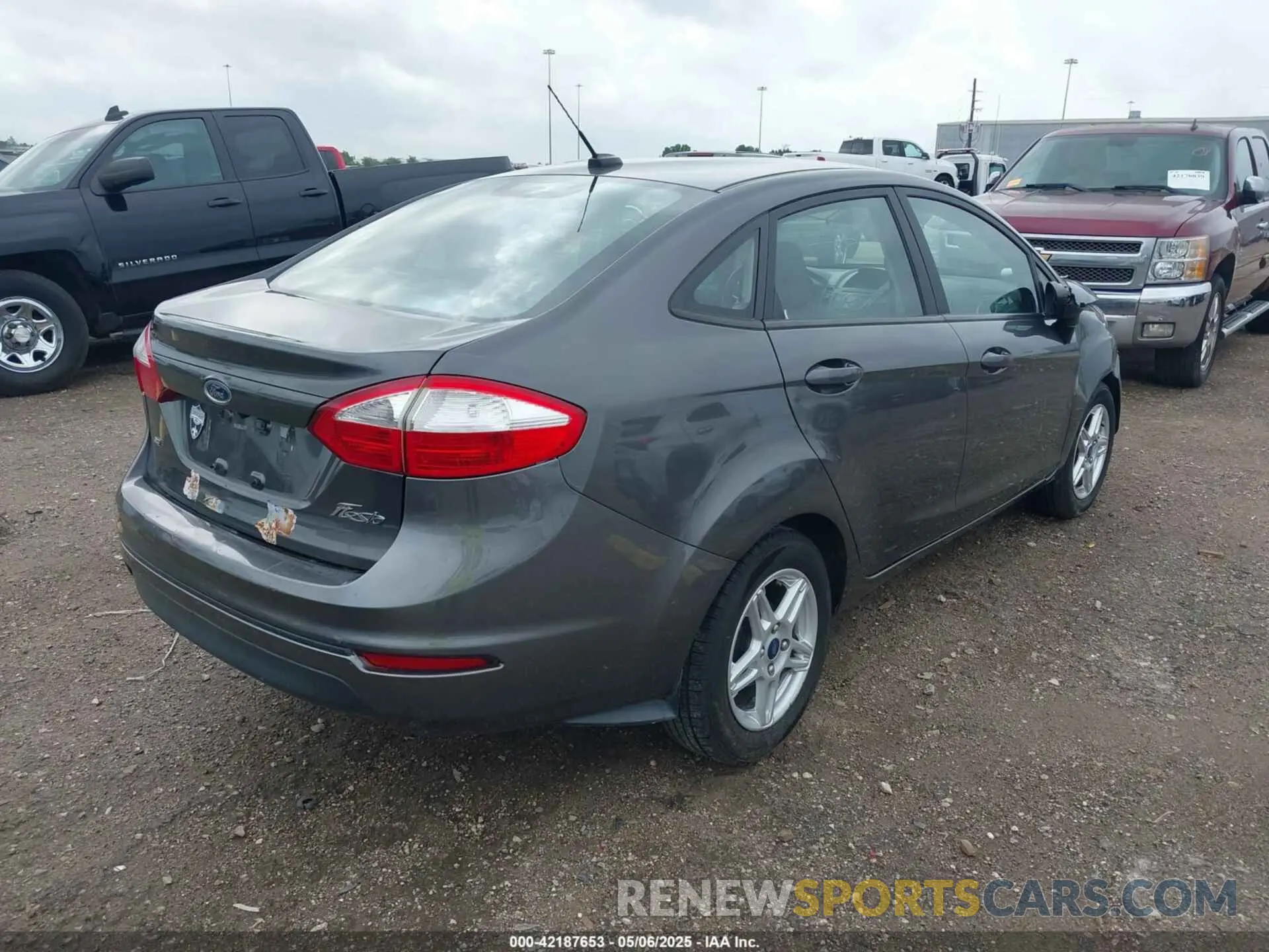 4 Photograph of a damaged car 3FADP4BJXKM102440 FORD FIESTA 2019