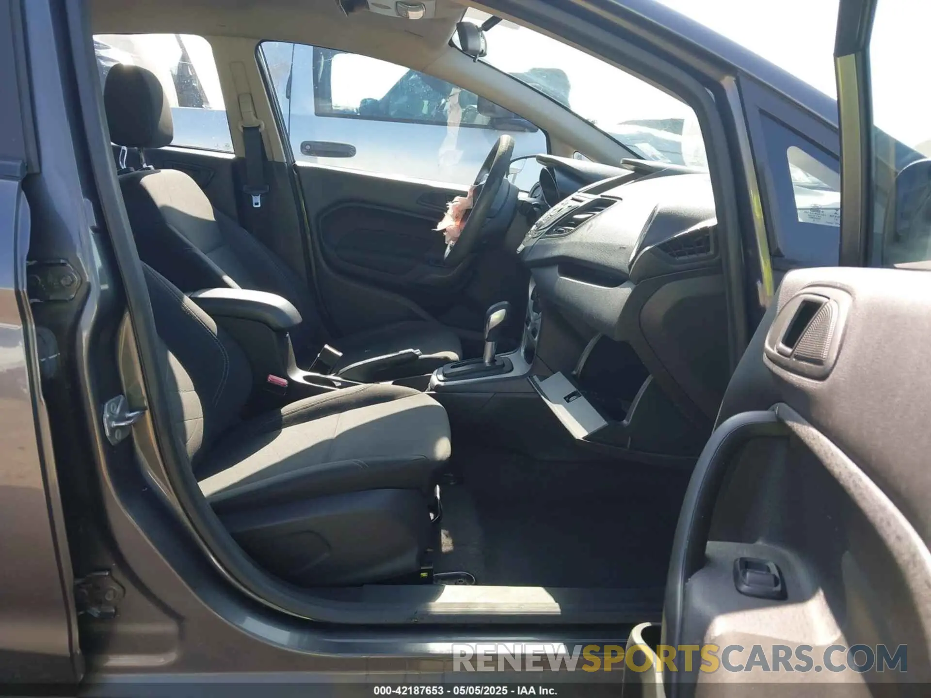 5 Photograph of a damaged car 3FADP4BJXKM102440 FORD FIESTA 2019