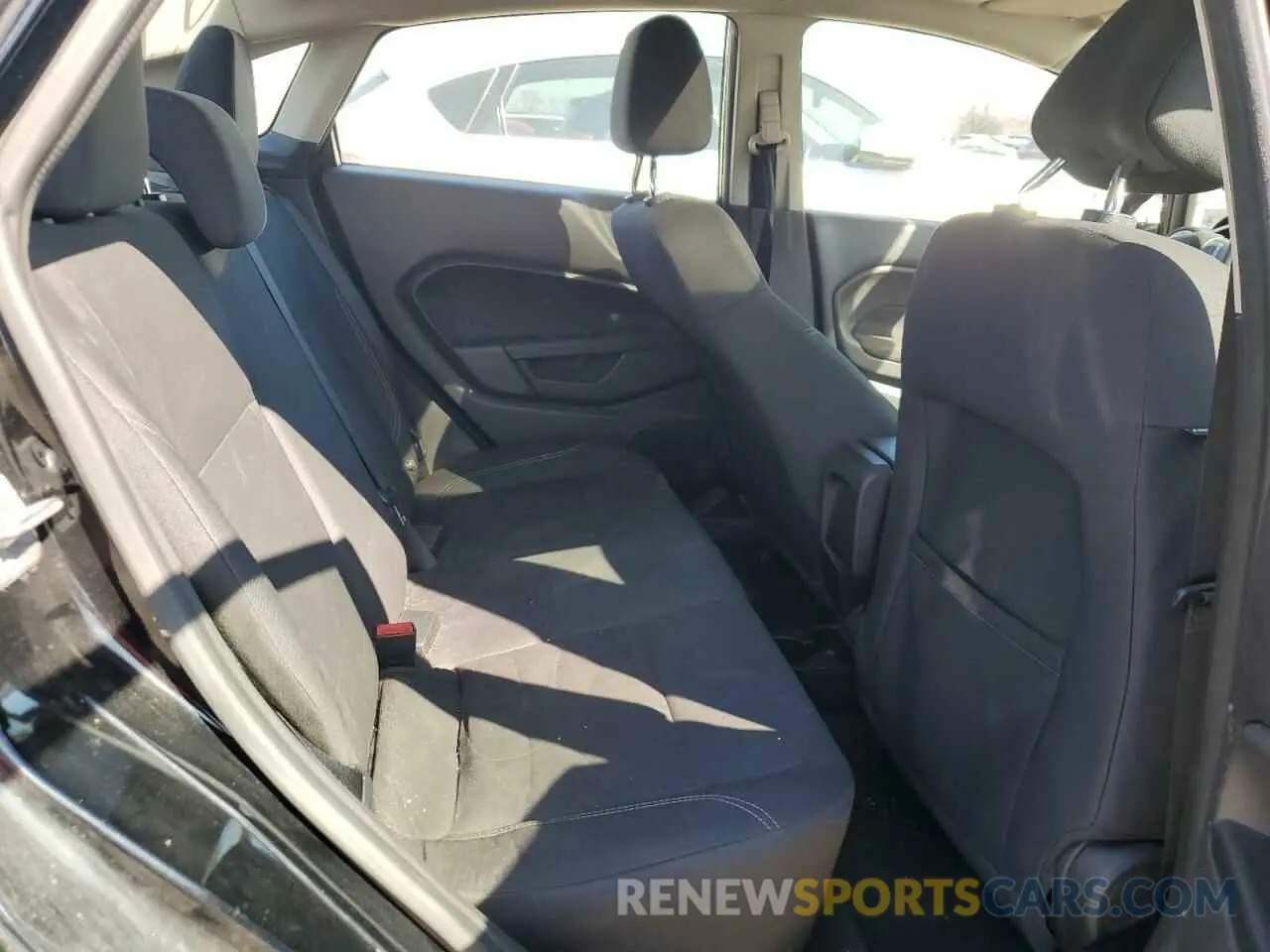 10 Photograph of a damaged car 3FADP4BJXKM119240 FORD FIESTA 2019