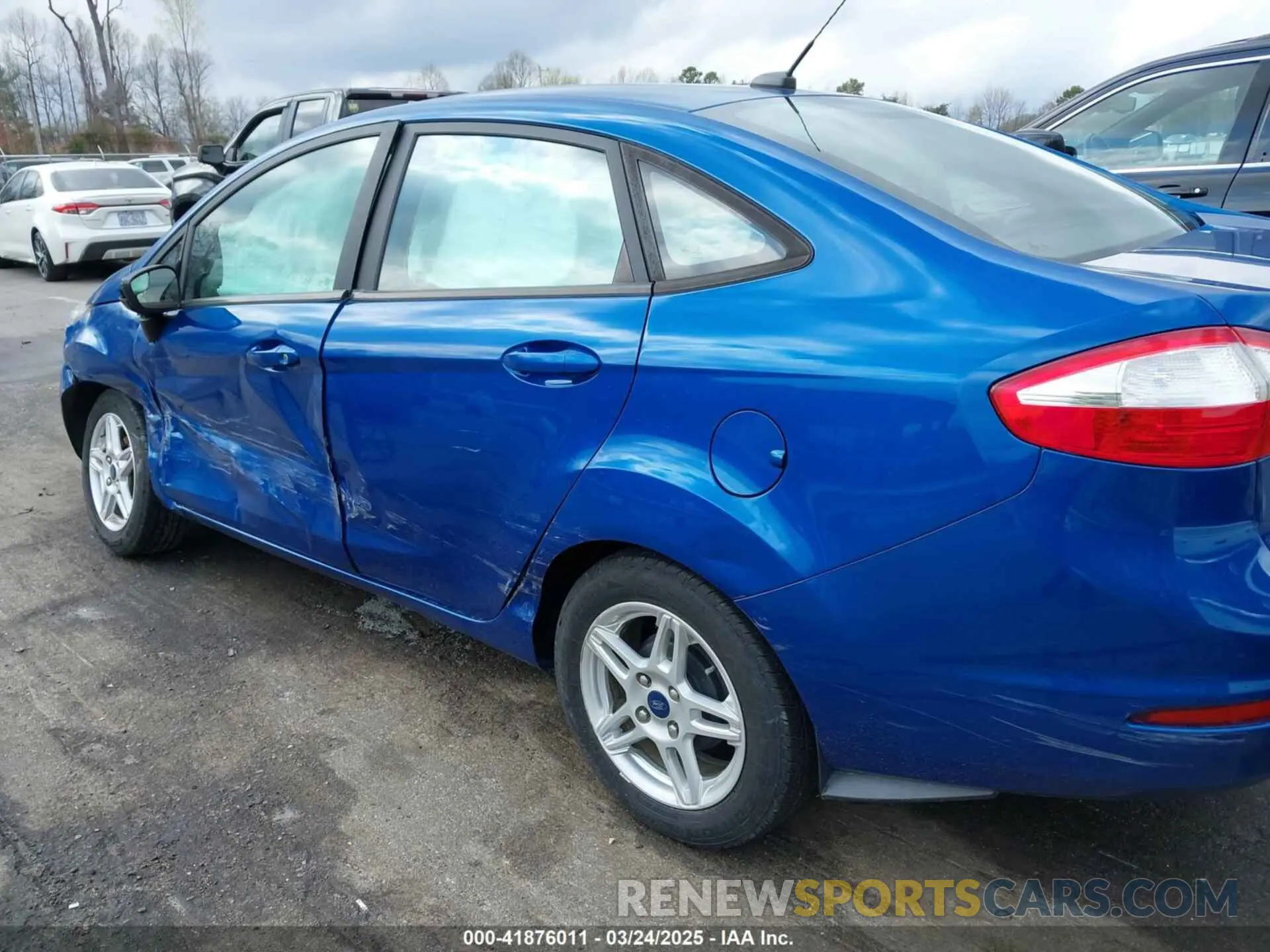 17 Photograph of a damaged car 3FADP4BJXKM128486 FORD FIESTA 2019