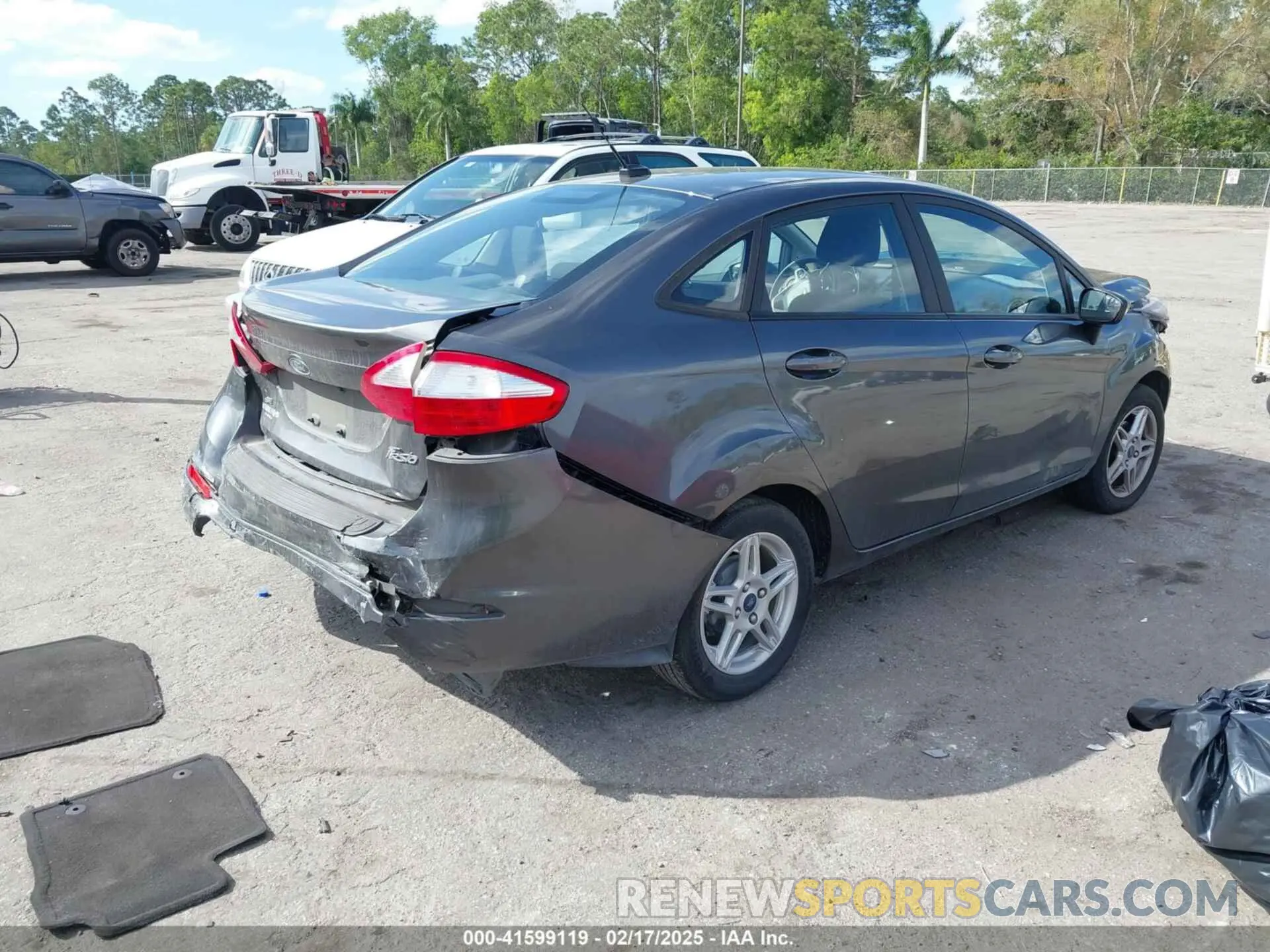 4 Photograph of a damaged car 3FADP4BJXKM131744 FORD FIESTA 2019