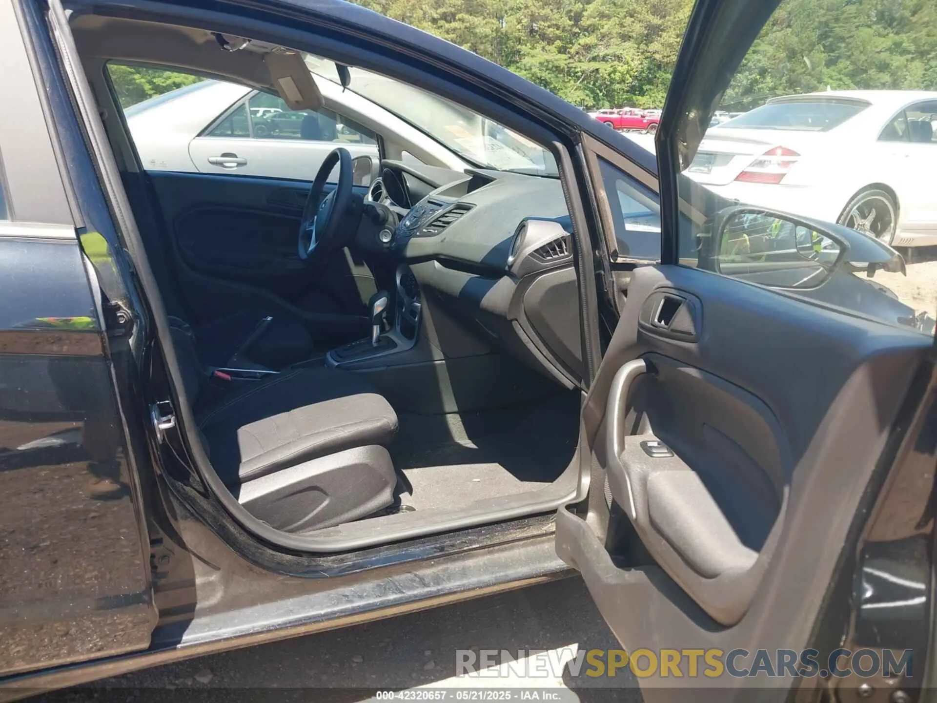 5 Photograph of a damaged car 3FADP4EJ0KM125724 FORD FIESTA 2019