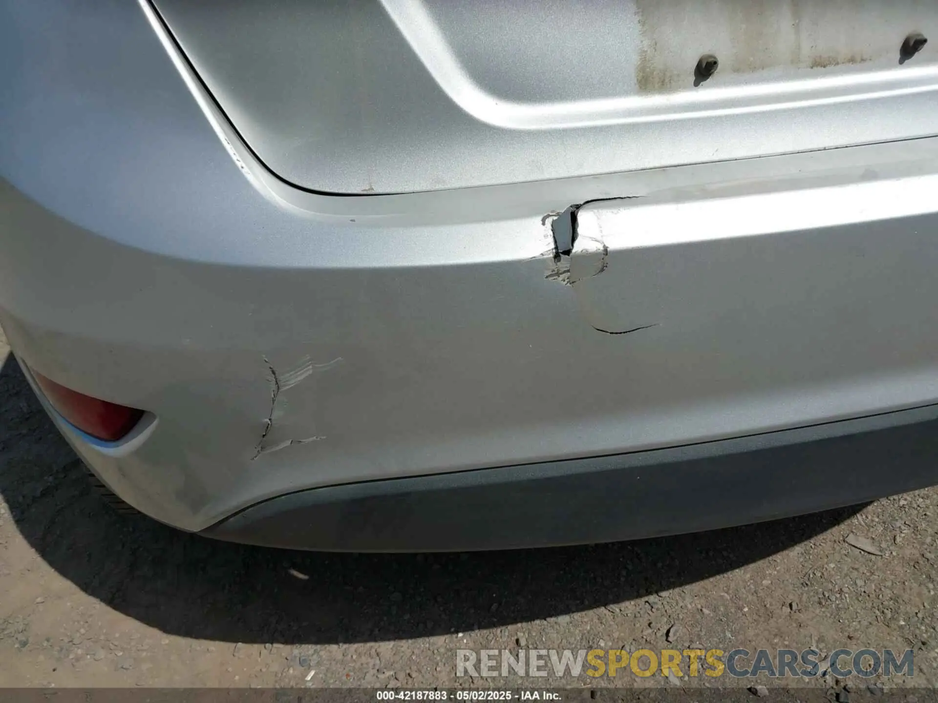 18 Photograph of a damaged car 3FADP4EJ0KM130498 FORD FIESTA 2019