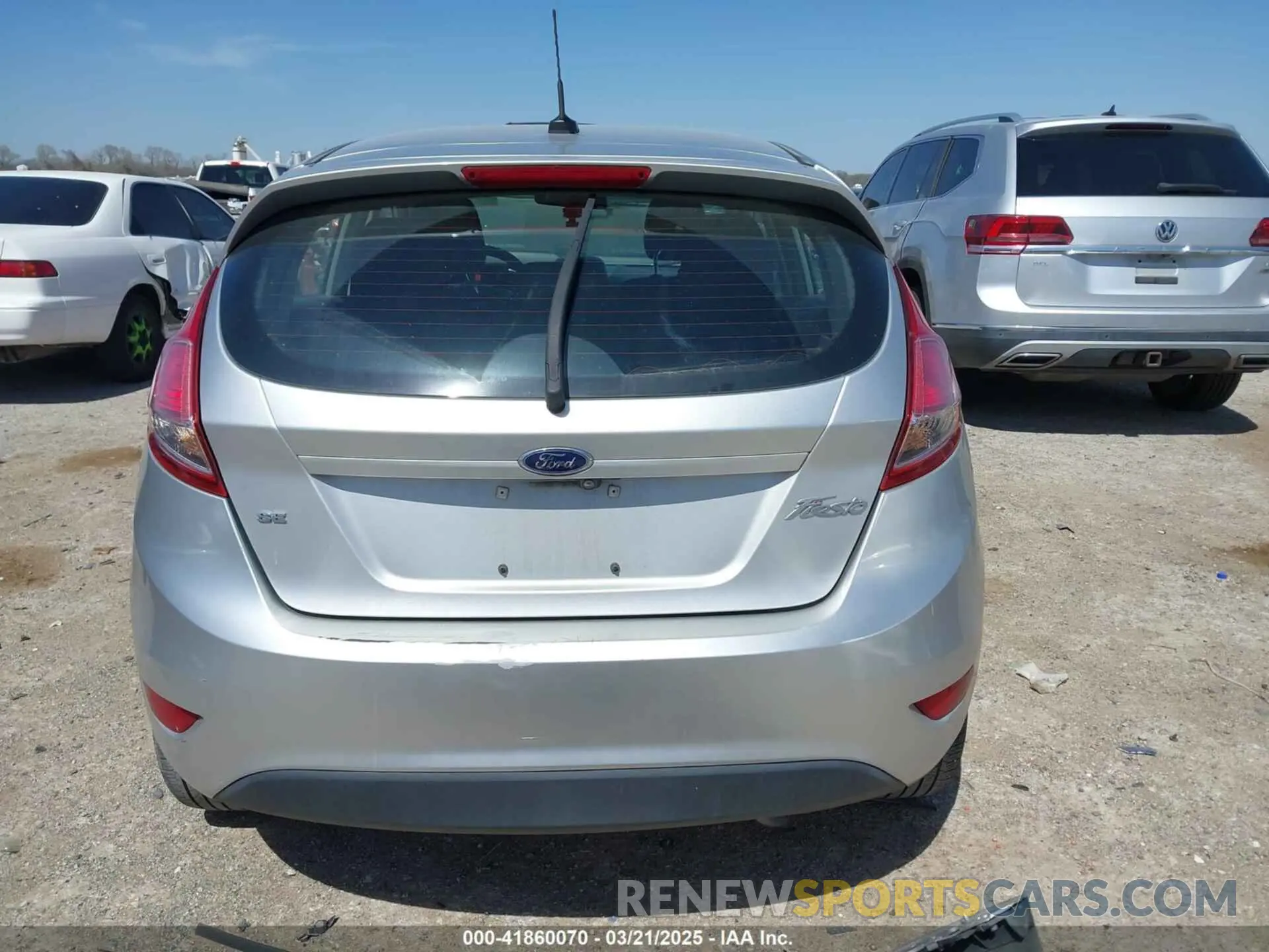 17 Photograph of a damaged car 3FADP4EJ0KM148614 FORD FIESTA 2019