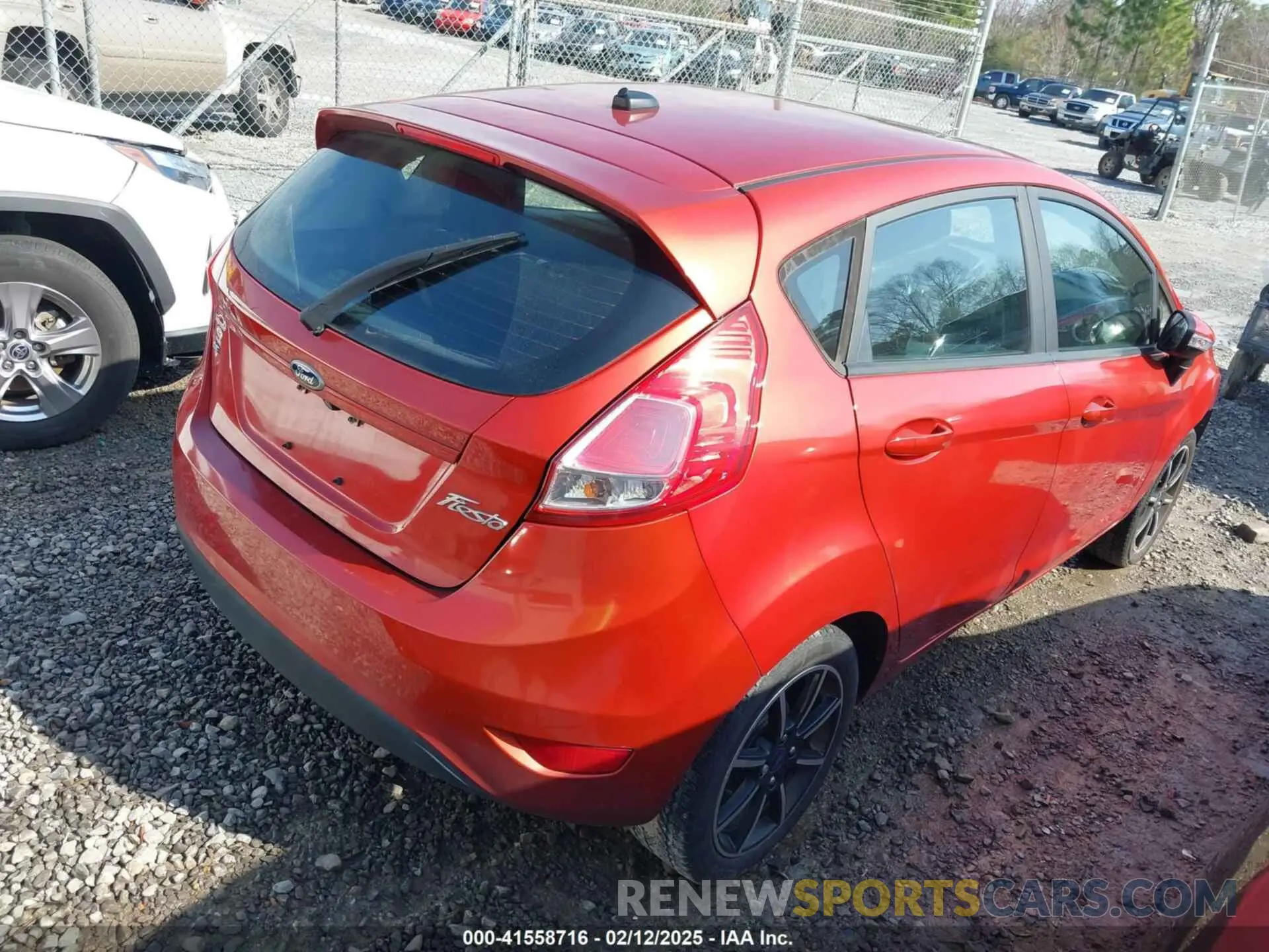 4 Photograph of a damaged car 3FADP4EJ0KM161332 FORD FIESTA 2019