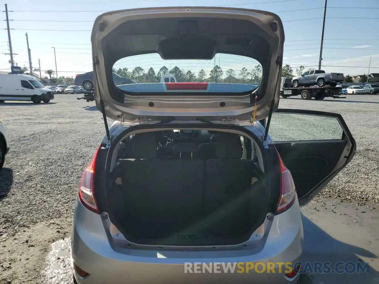 6 Photograph of a damaged car 3FADP4EJ1KM105898 FORD FIESTA 2019