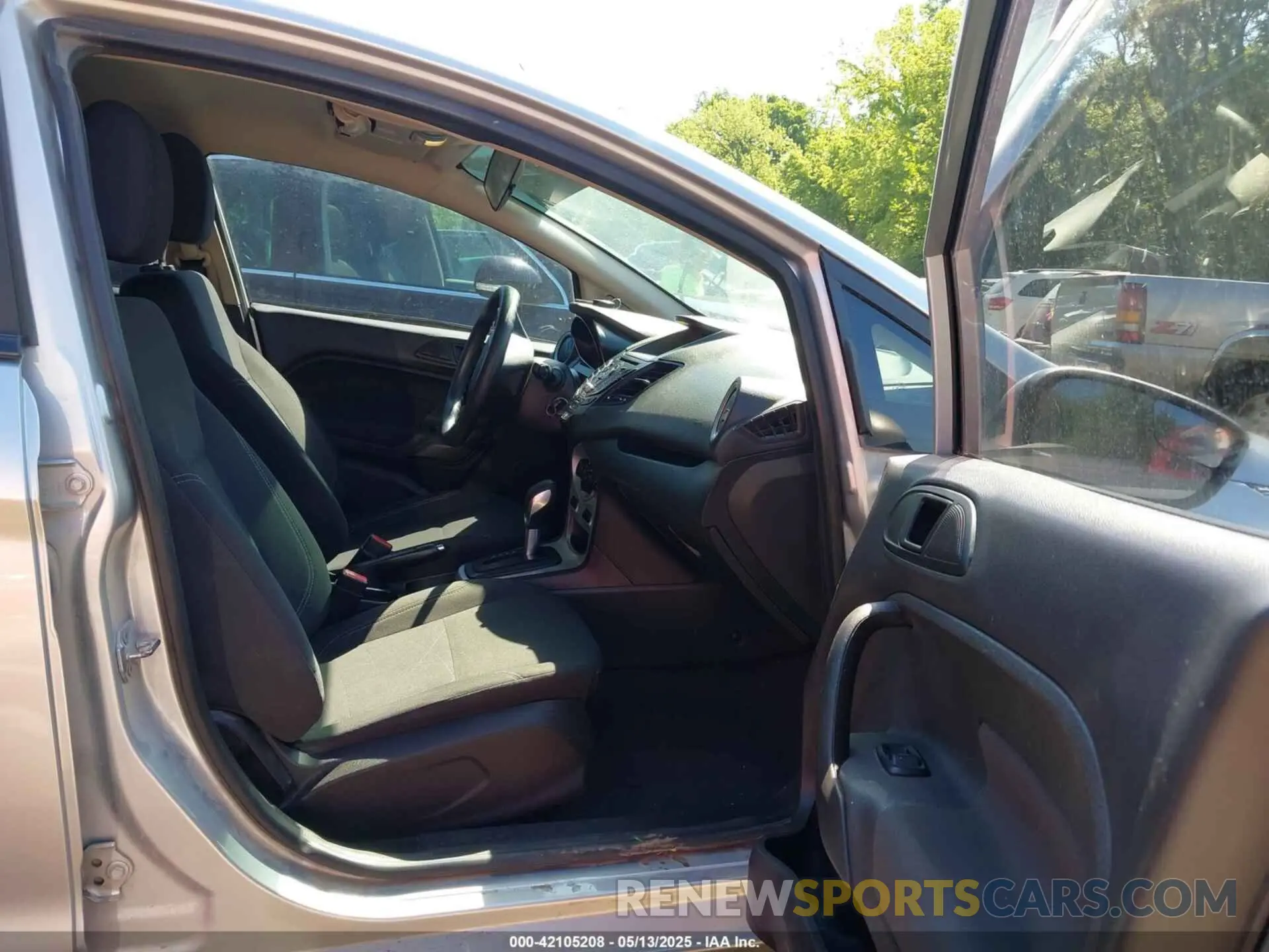 5 Photograph of a damaged car 3FADP4EJ1KM118246 FORD FIESTA 2019