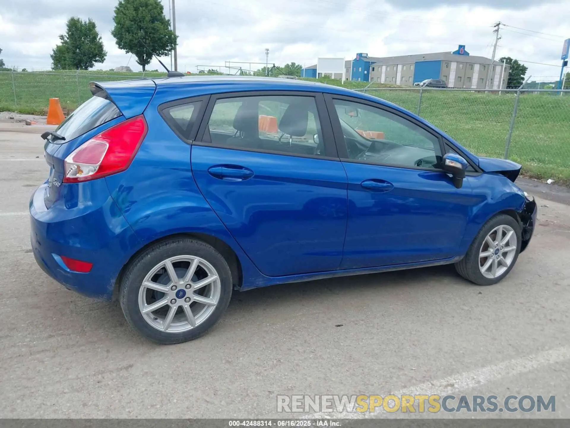 14 Photograph of a damaged car 3FADP4EJ1KM134558 FORD FIESTA 2019