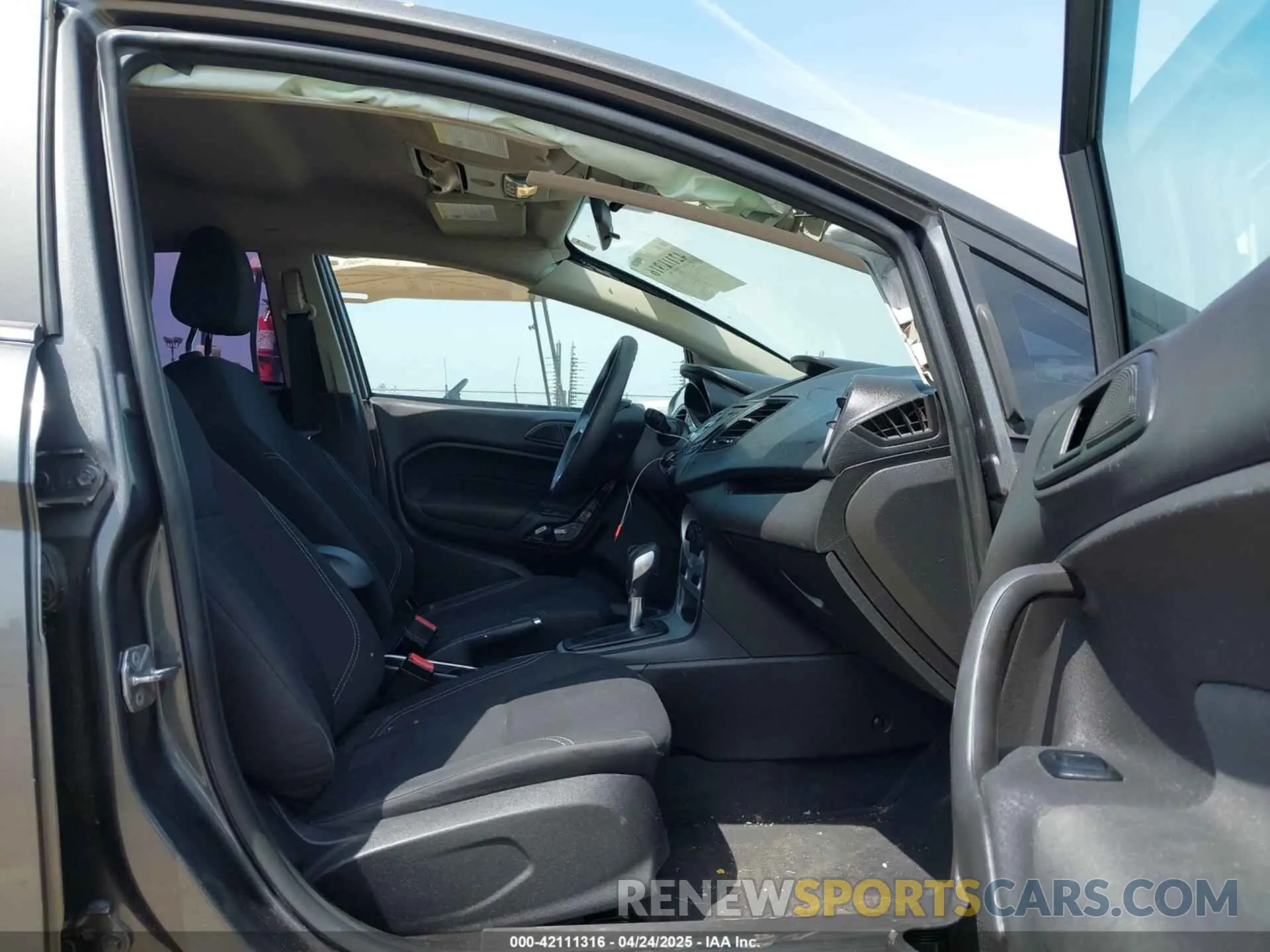5 Photograph of a damaged car 3FADP4EJ2KM102475 FORD FIESTA 2019