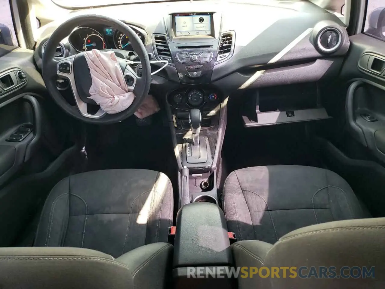 8 Photograph of a damaged car 3FADP4EJ3KM166279 FORD FIESTA 2019