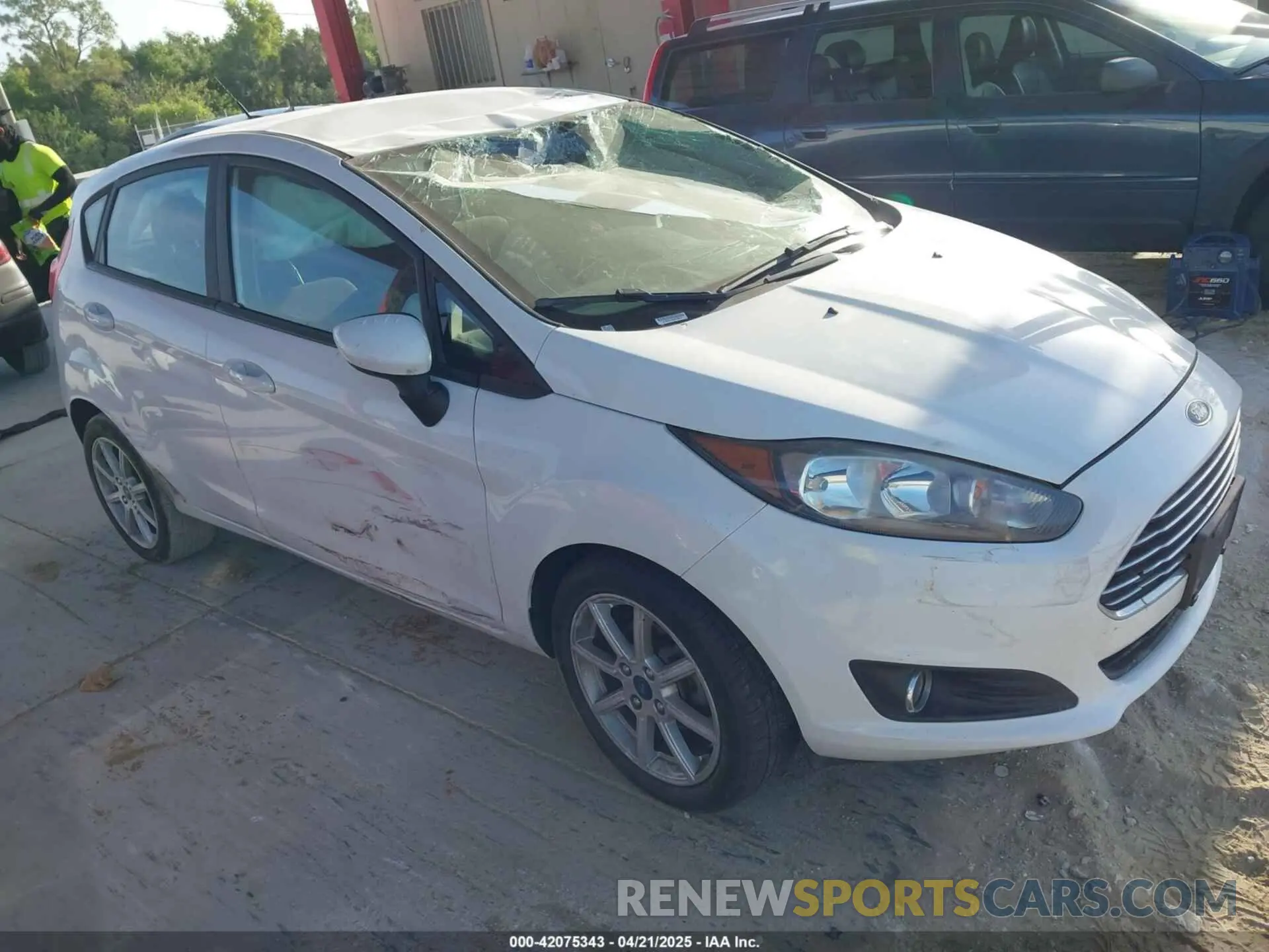 1 Photograph of a damaged car 3FADP4EJ4KM136871 FORD FIESTA 2019