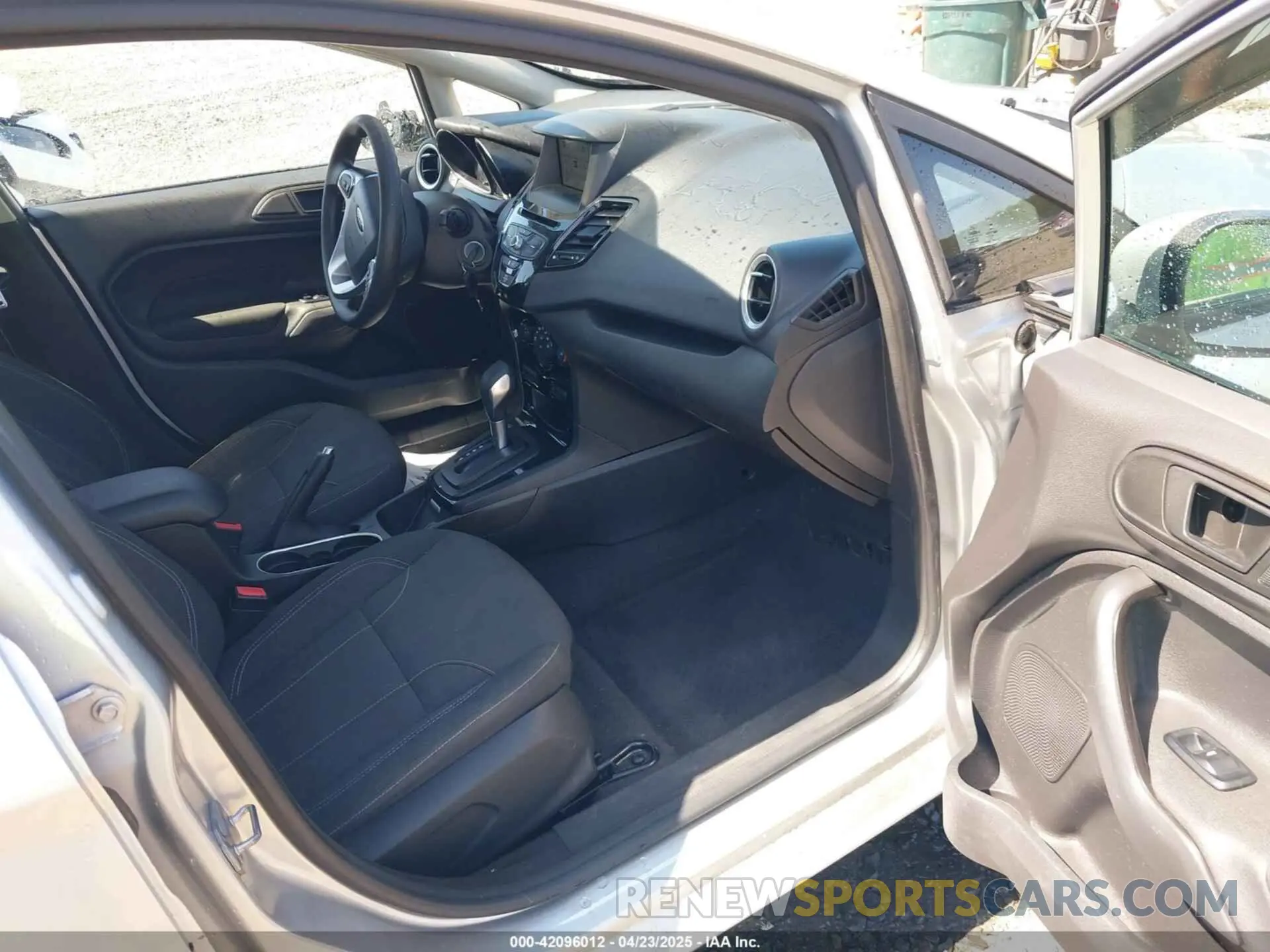 5 Photograph of a damaged car 3FADP4EJ5KM143330 FORD FIESTA 2019