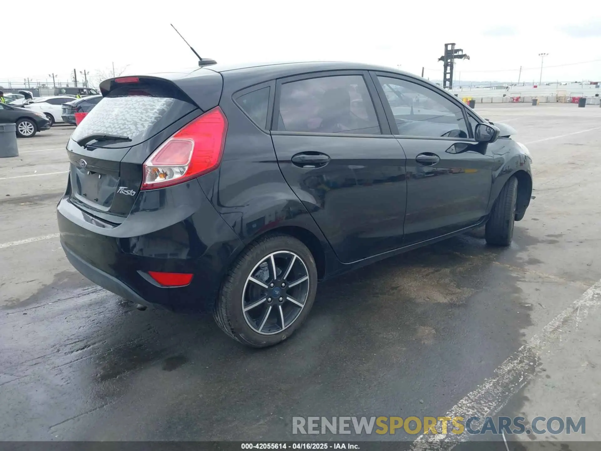 4 Photograph of a damaged car 3FADP4EJ8KM118471 FORD FIESTA 2019