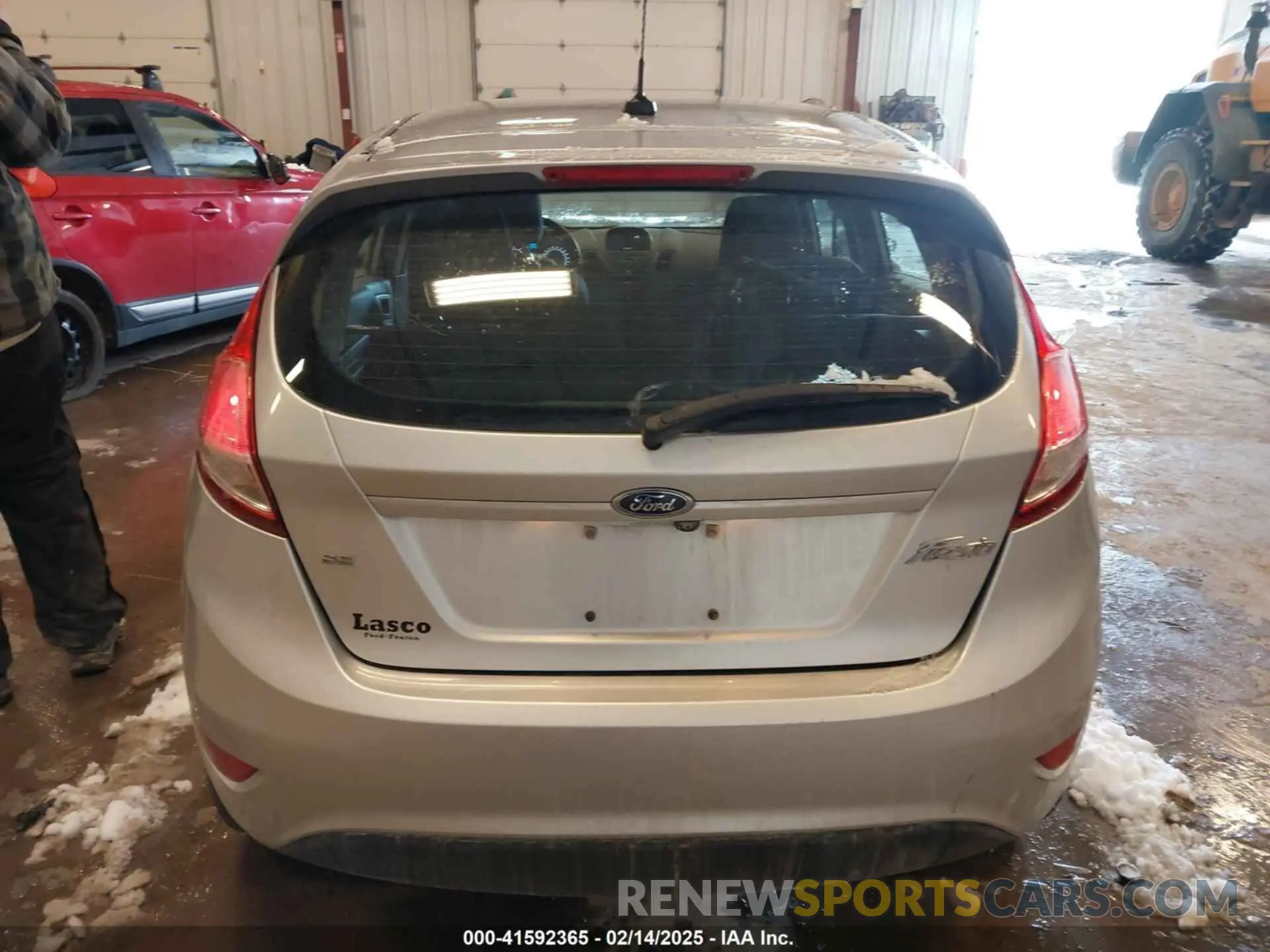 16 Photograph of a damaged car 3FADP4EJ8KM142043 FORD FIESTA 2019