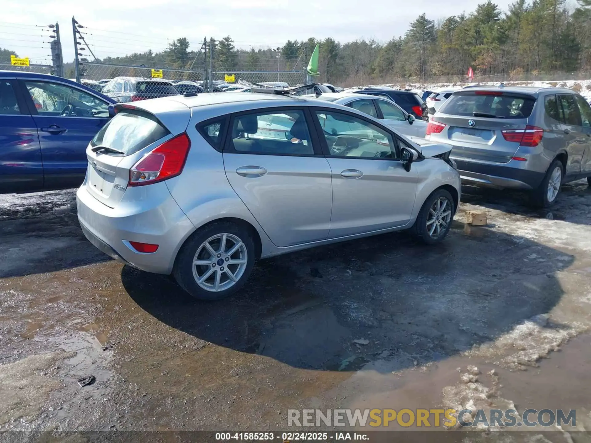 4 Photograph of a damaged car 3FADP4EJ8KM149929 FORD FIESTA 2019
