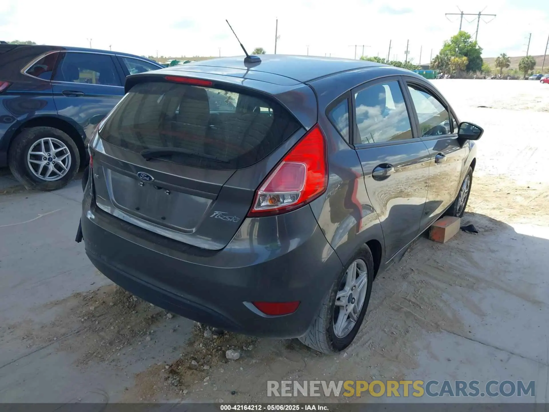 4 Photograph of a damaged car 3FADP4EJ9KM156565 FORD FIESTA 2019