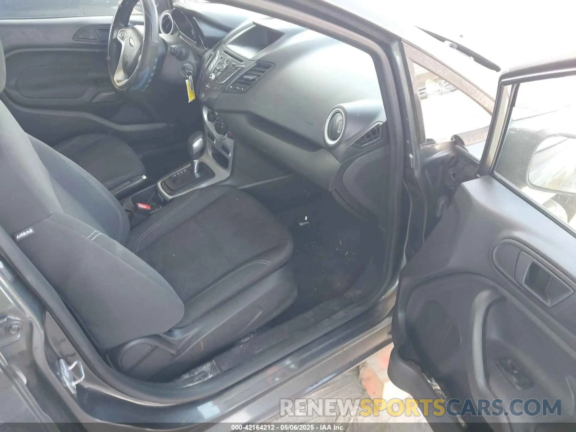 5 Photograph of a damaged car 3FADP4EJ9KM156565 FORD FIESTA 2019