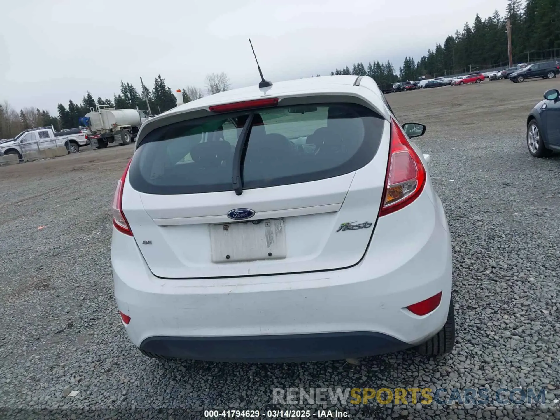16 Photograph of a damaged car 3FADP4EJ9KM156808 FORD FIESTA 2019