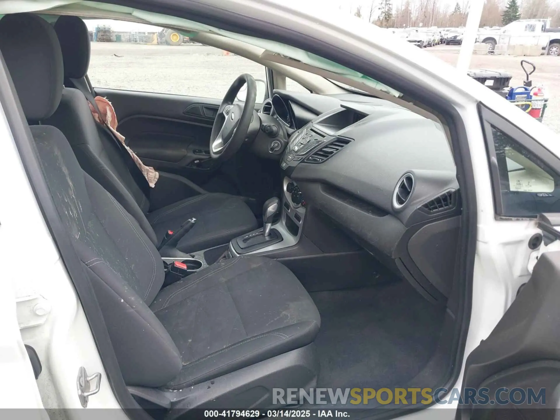 5 Photograph of a damaged car 3FADP4EJ9KM156808 FORD FIESTA 2019