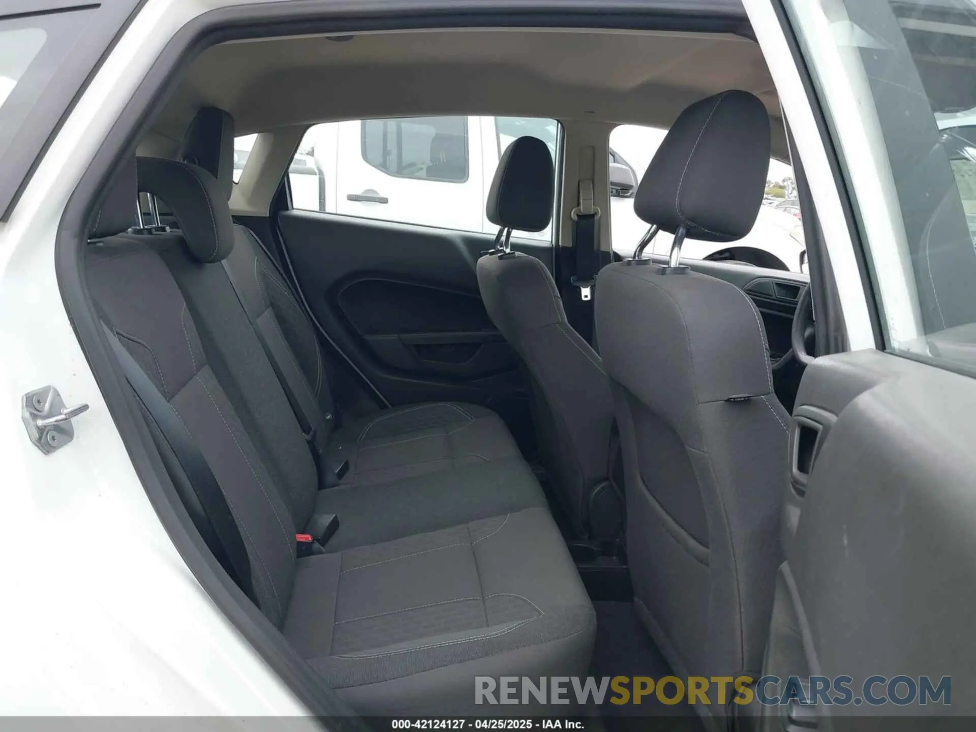 8 Photograph of a damaged car 3FADP4EJXKM143274 FORD FIESTA 2019