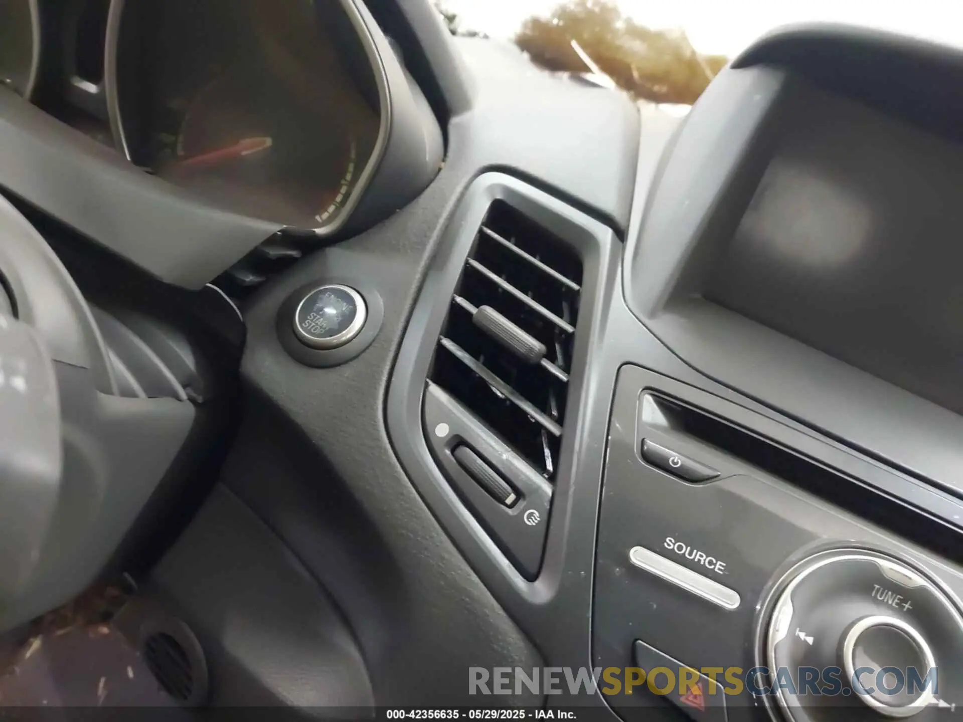 11 Photograph of a damaged car 3FADP4GX1KM151992 FORD FIESTA 2019