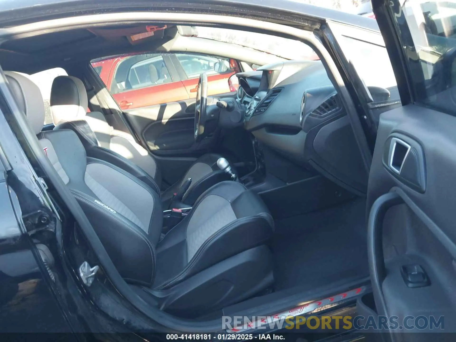 5 Photograph of a damaged car 3FADP4GX8KM164111 FORD FIESTA 2019