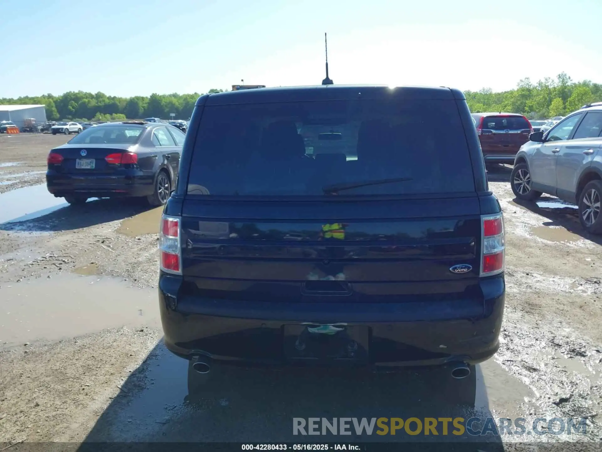 16 Photograph of a damaged car 2FMGK5B81KBA27147 FORD FLEX 2019