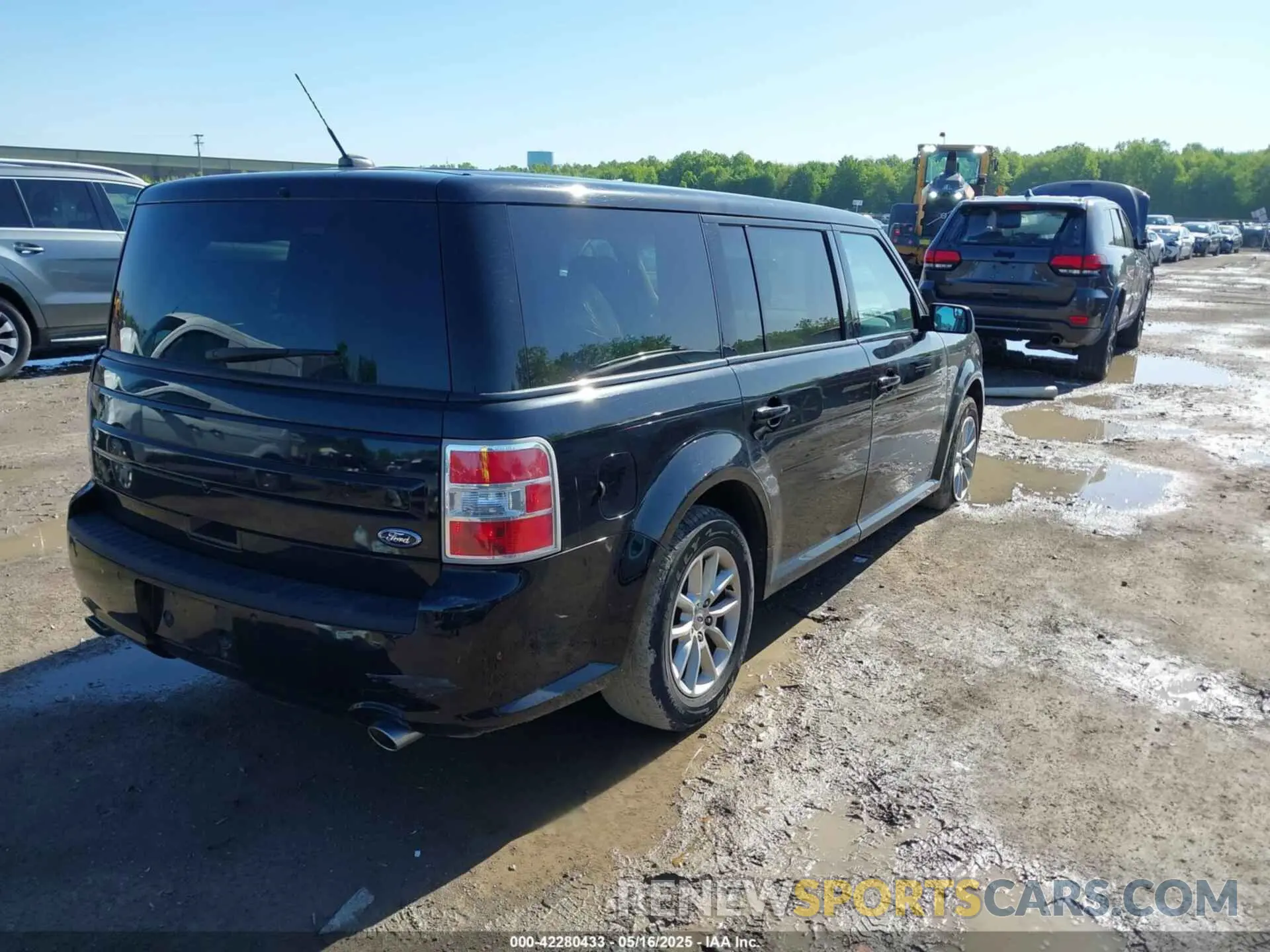4 Photograph of a damaged car 2FMGK5B81KBA27147 FORD FLEX 2019