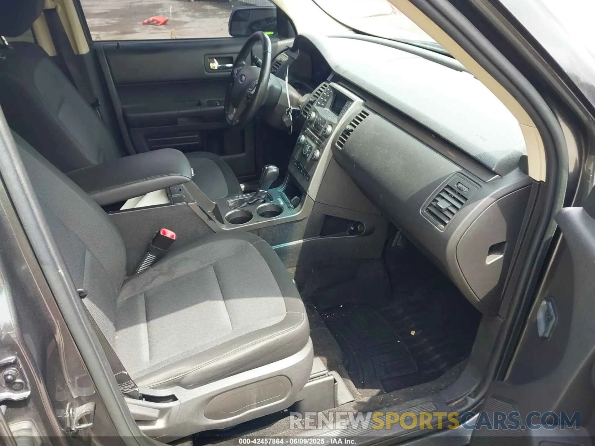 5 Photograph of a damaged car 2FMGK5B87KBA09221 FORD FLEX 2019