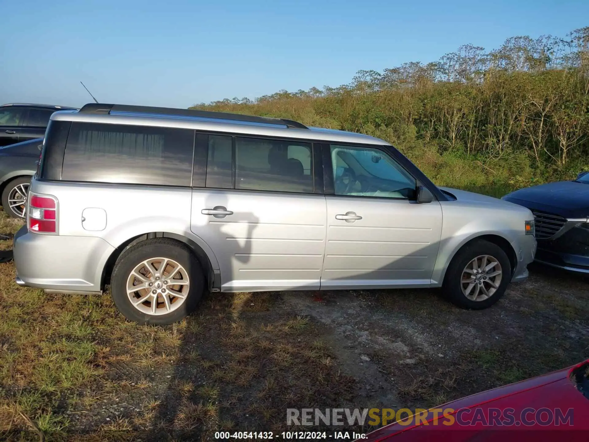 12 Photograph of a damaged car 2FMGK5B88KBA24133 FORD FLEX 2019