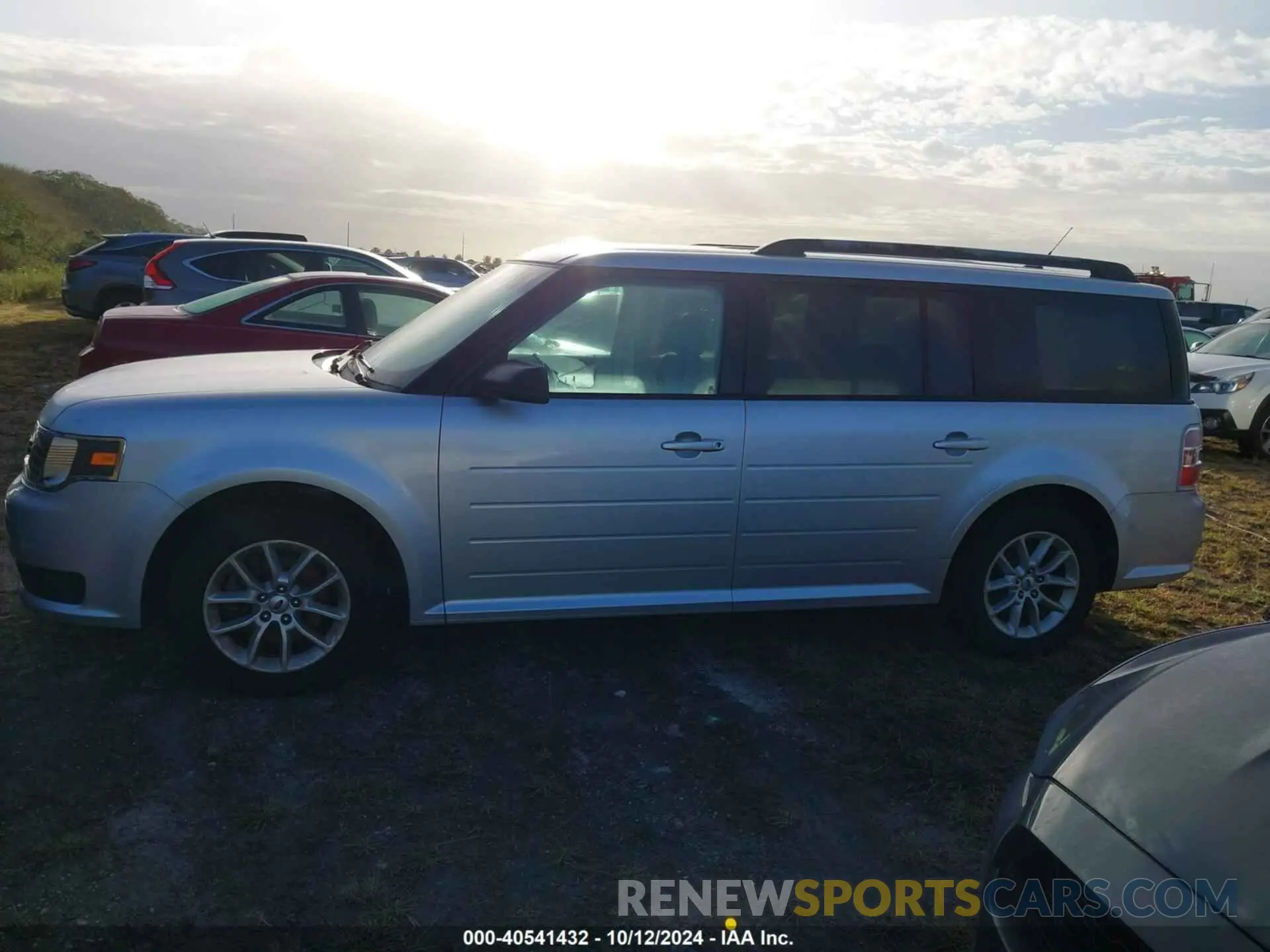 13 Photograph of a damaged car 2FMGK5B88KBA24133 FORD FLEX 2019