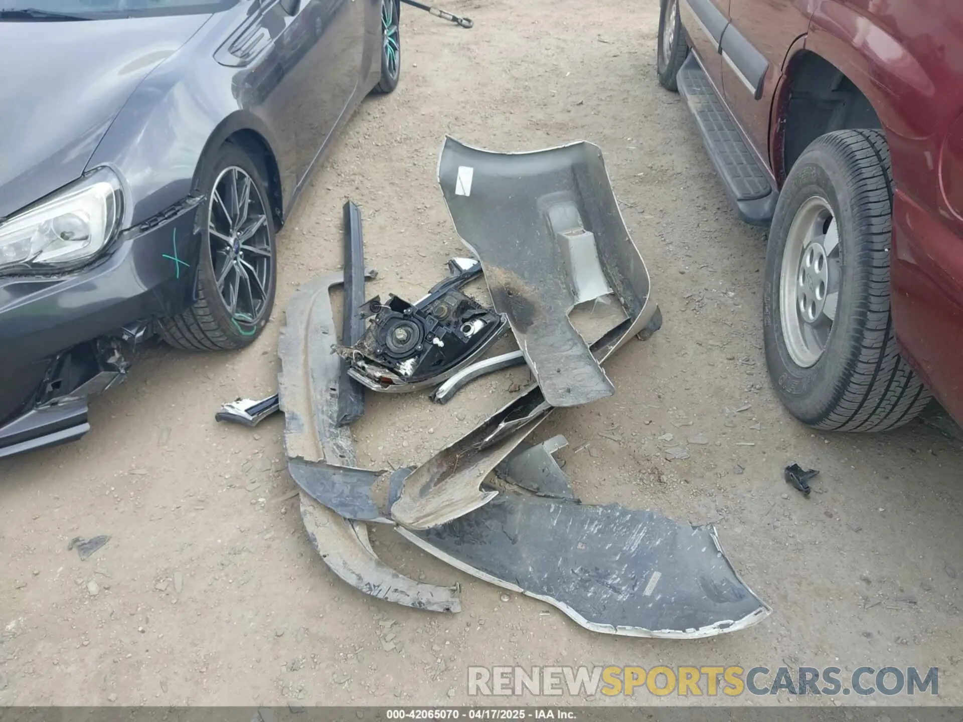 12 Photograph of a damaged car 2FMGK5B8XKBA00710 FORD FLEX 2019
