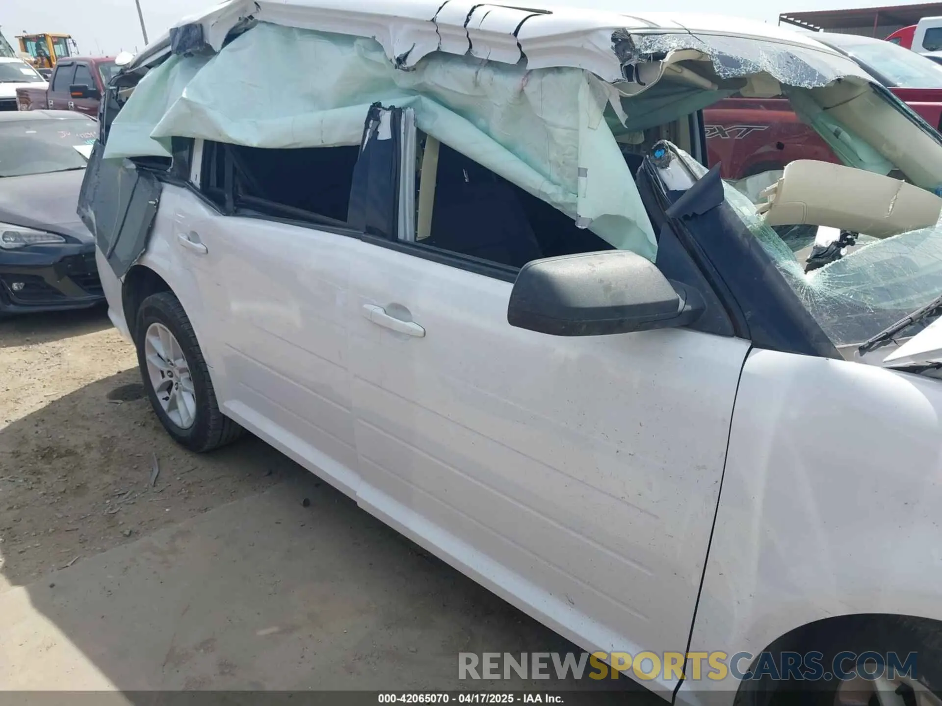 14 Photograph of a damaged car 2FMGK5B8XKBA00710 FORD FLEX 2019