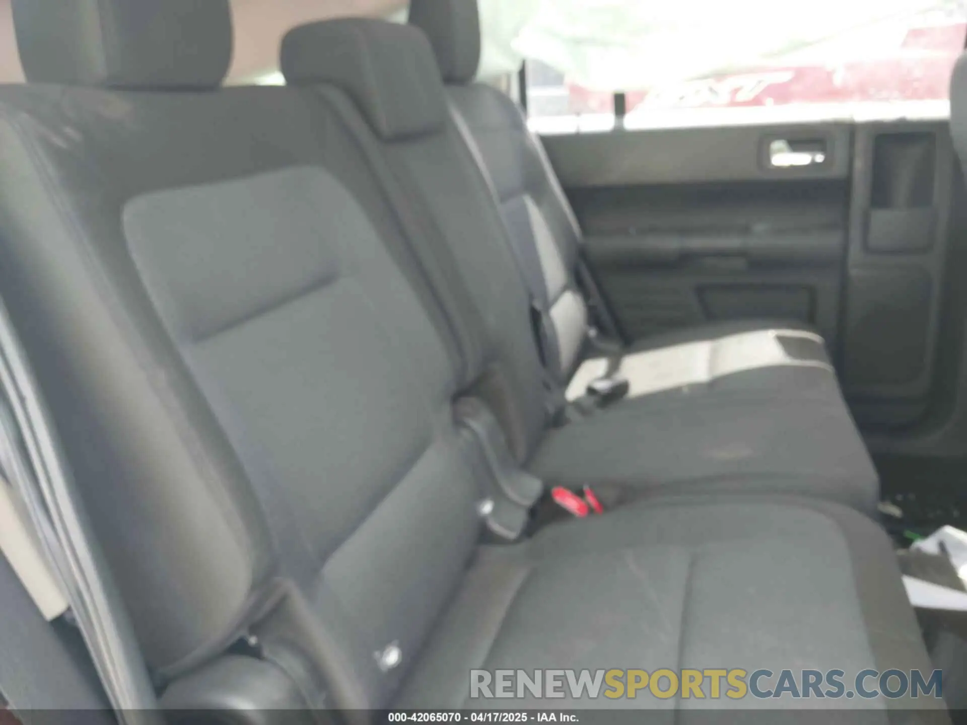 8 Photograph of a damaged car 2FMGK5B8XKBA00710 FORD FLEX 2019