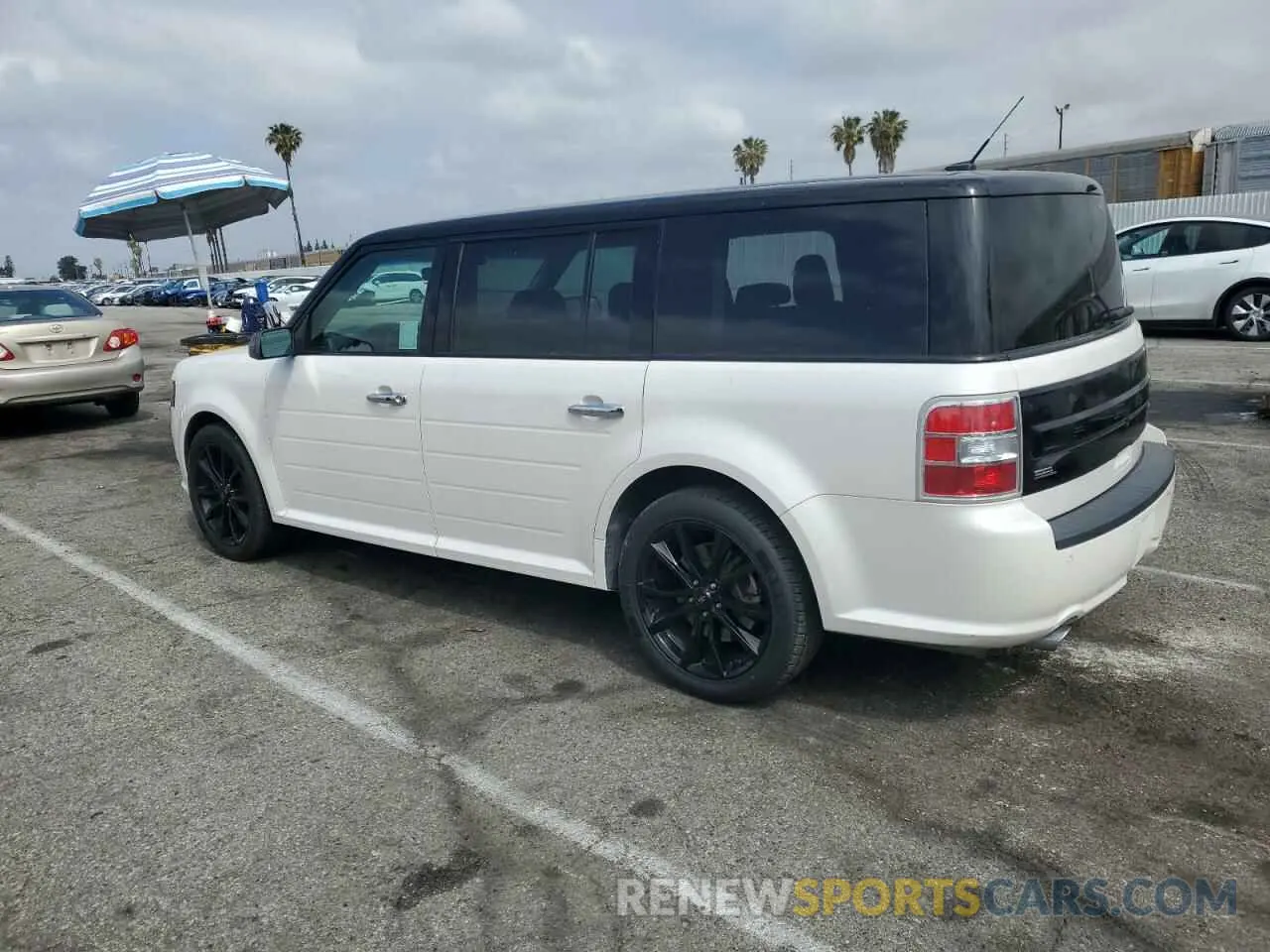 2 Photograph of a damaged car 2FMGK5C81KBA39376 FORD FLEX 2019